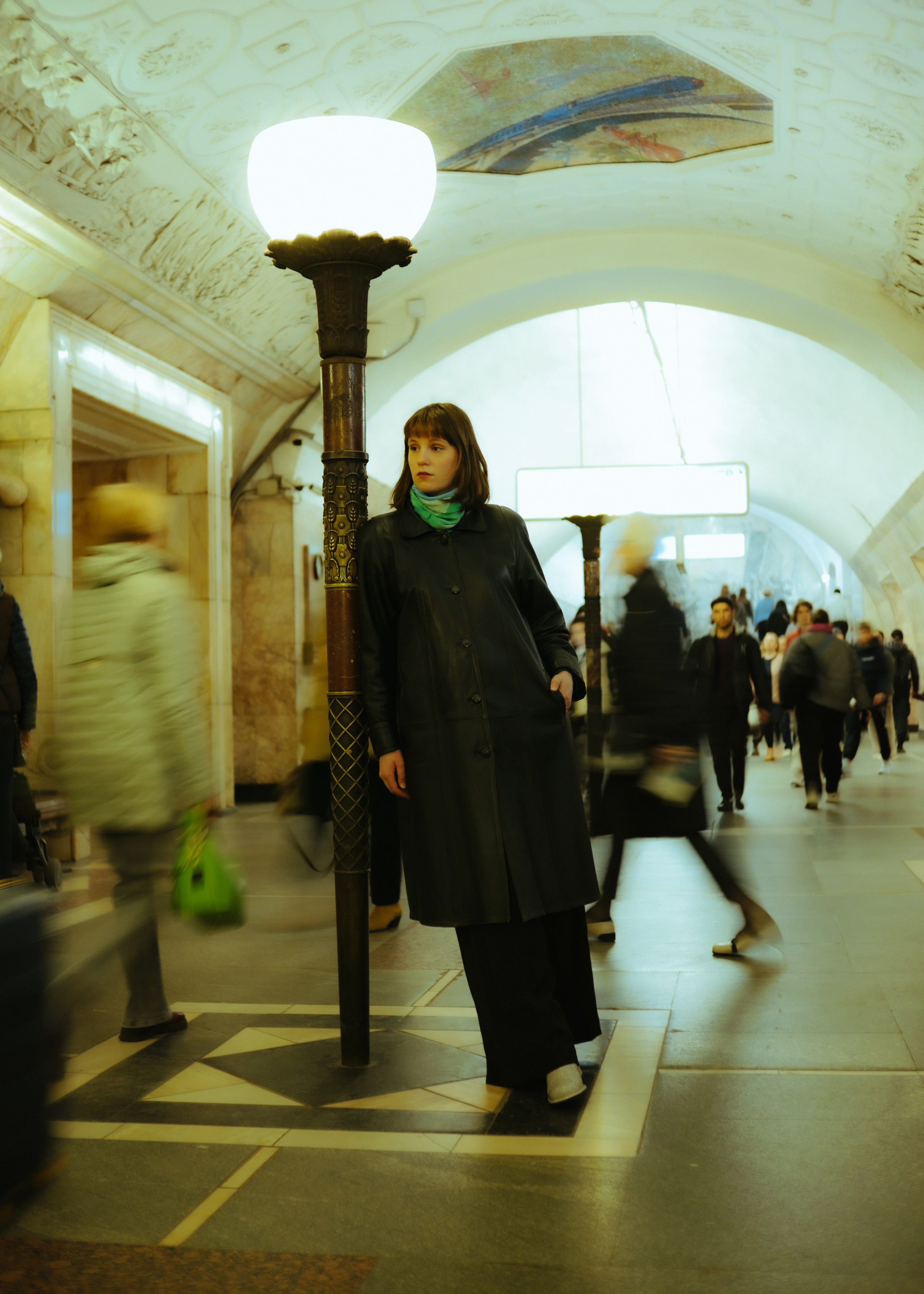 Портретная съемка в метро. Фотограф в Москве Полина Ефремова