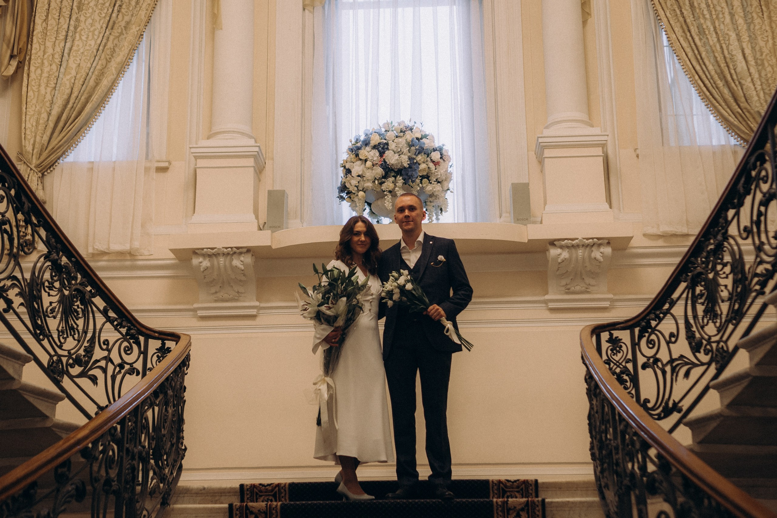 СВАДЕБНАЯ СЬЕМКА ПАРЫ ВО ВТОРОМ ДВОРЦЕ БРАКОСОЧЕТАНИЯ И ПРОГУЛКА ПО ЧЕРНЫШЕВСКОЙ. Профессиональный фотограф, Санкт-Петербург — Виктория Богомолова