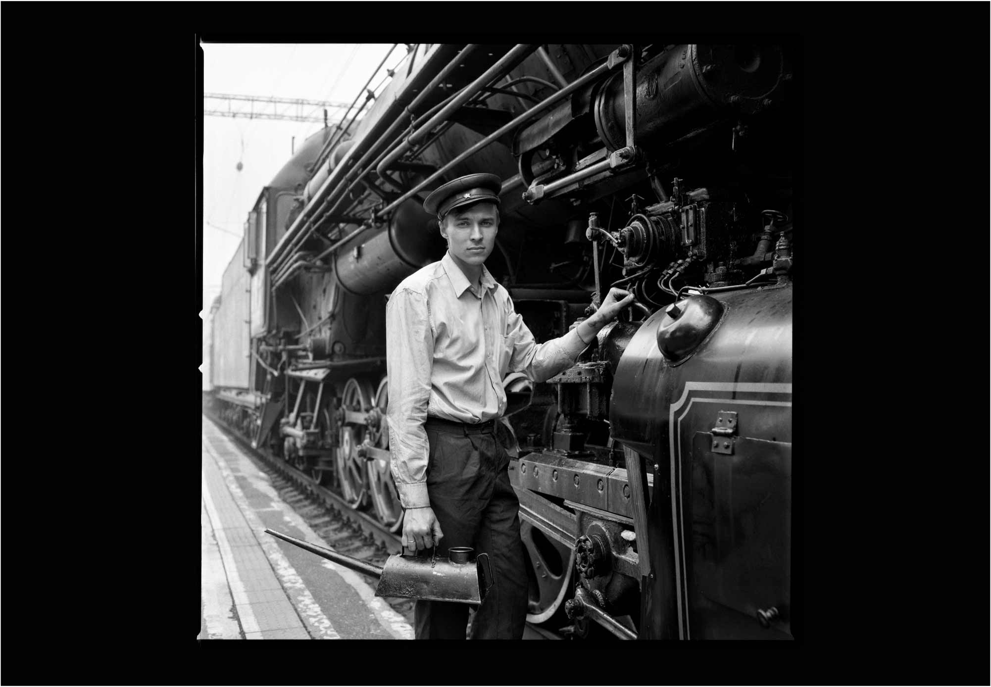 Машинист паровоза, портрет машиниста, портрет рабочего