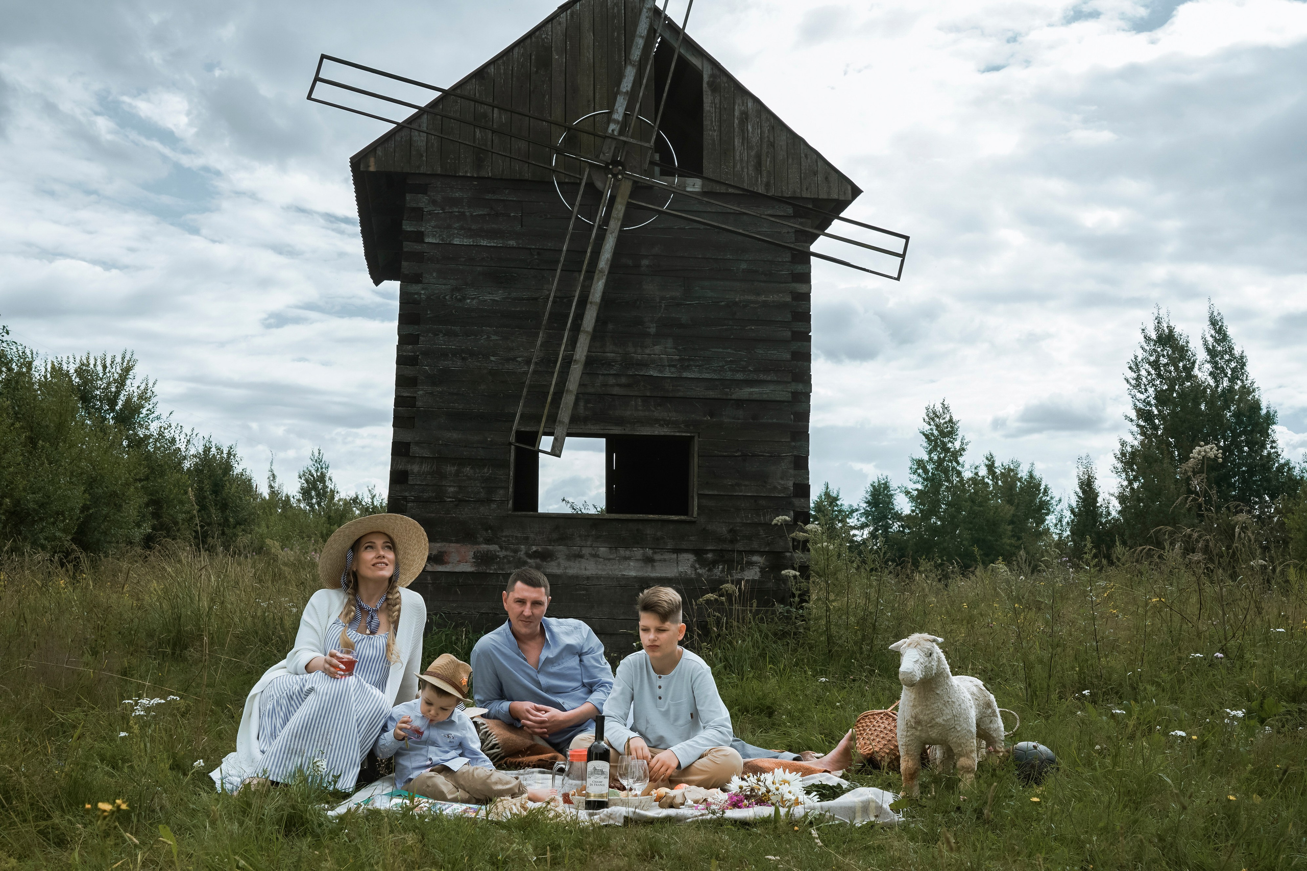 Семейная съёмка на старой Мельнице. Свадебный, семейный и контент фотограф в Санкт- Петербурге Елена Грие