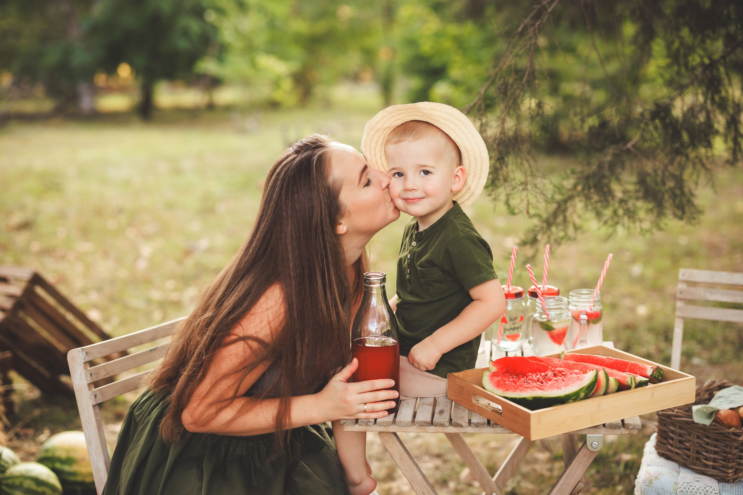 Летняя фотосессия с арбузами и ретро автомобилем. Семейный и детский фотограф в Краснодаре Анна Трашкова