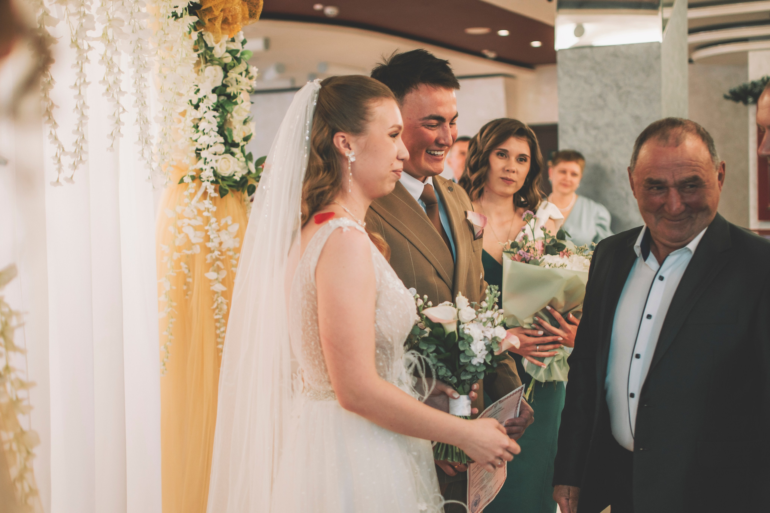 Альберт и Анастасия (Студийная фотосессия, роспись в ДК Нефтяник + фотосессия с гостями). Семейный и свадебный фотограф Губкинский и Ставрополь