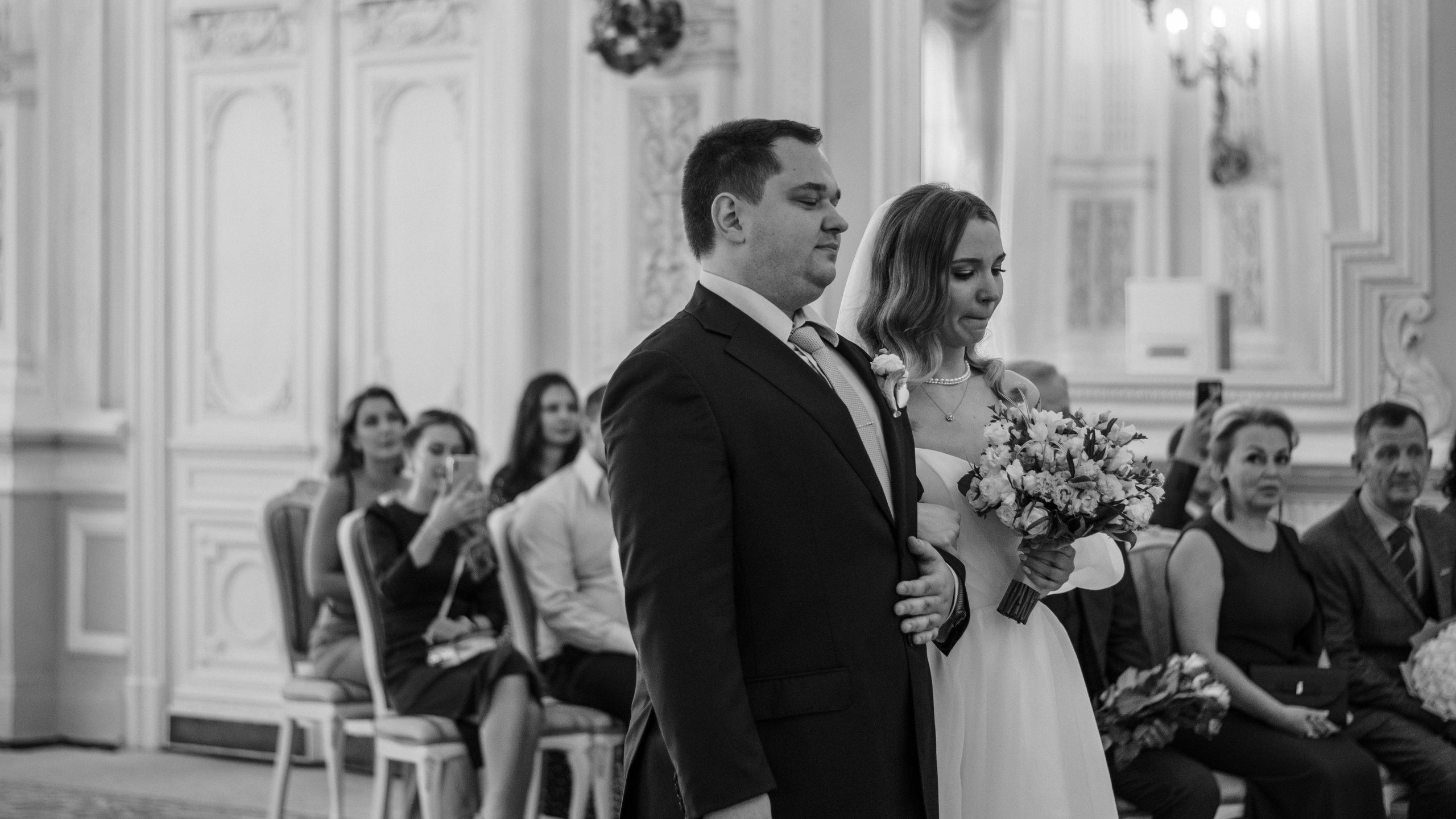 Пара в ЗАГСе фото