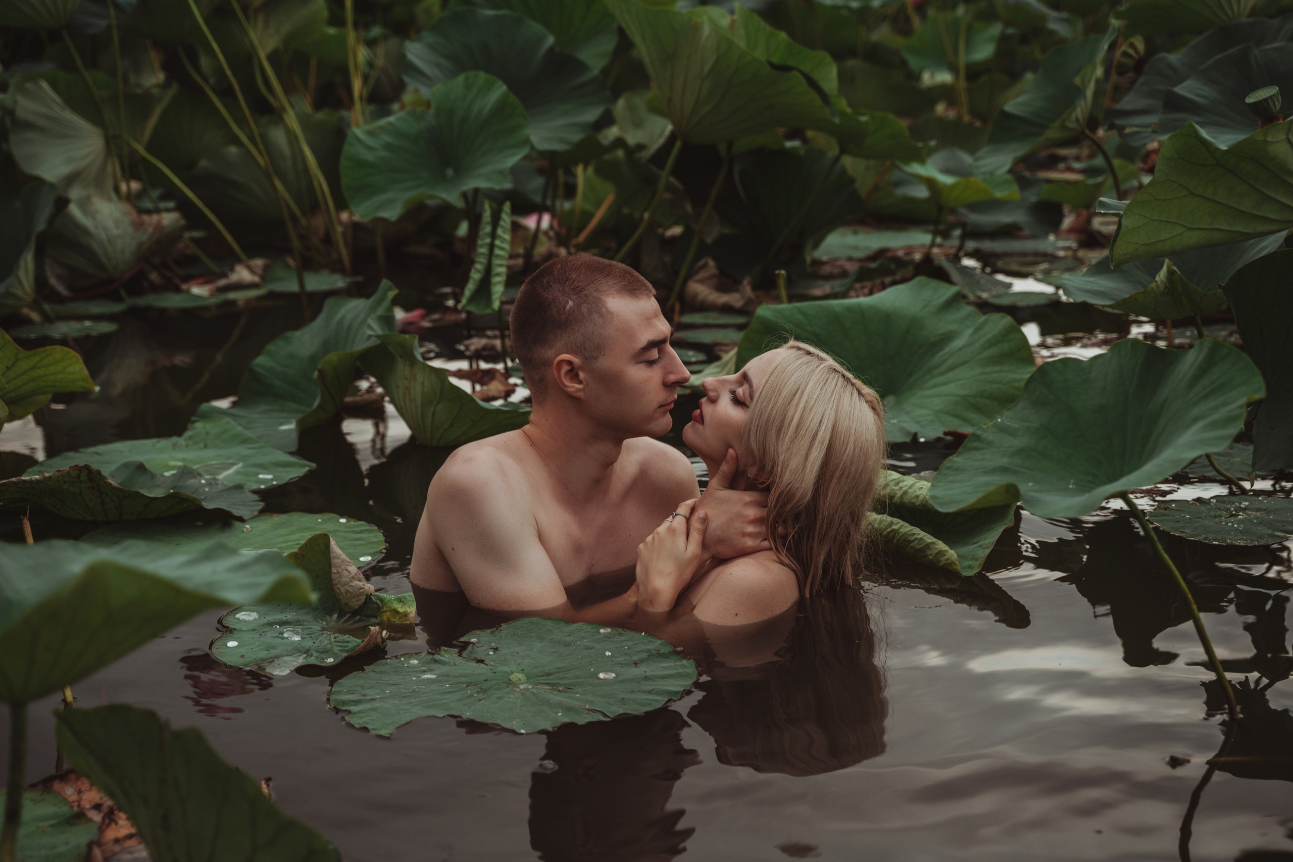 Лав стори фотограф Санкт-Петербург. Свадебный, семейный, портретный, репортажный фотограф в Санкт-Петербурге