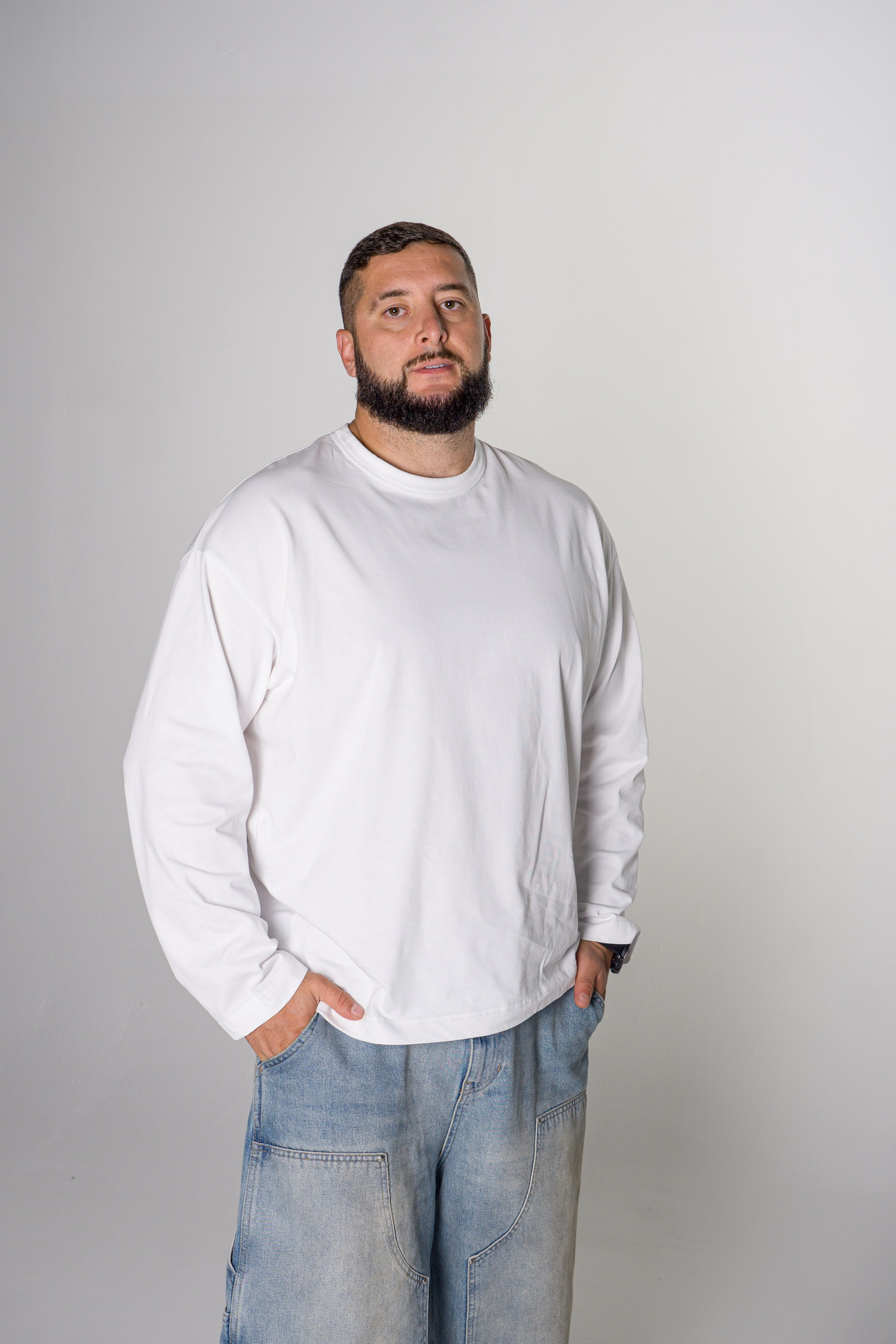 М и В. Фотограф