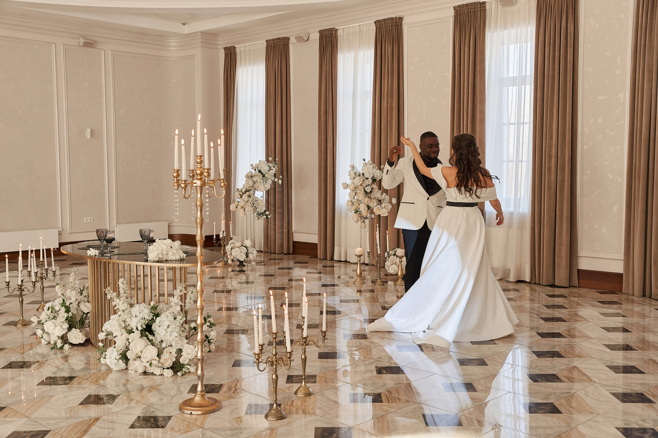 Екатеринбург (Синара-центр). Свадебный фотограф Наталья Помазкина | Репортаж Екатеринбург Москва