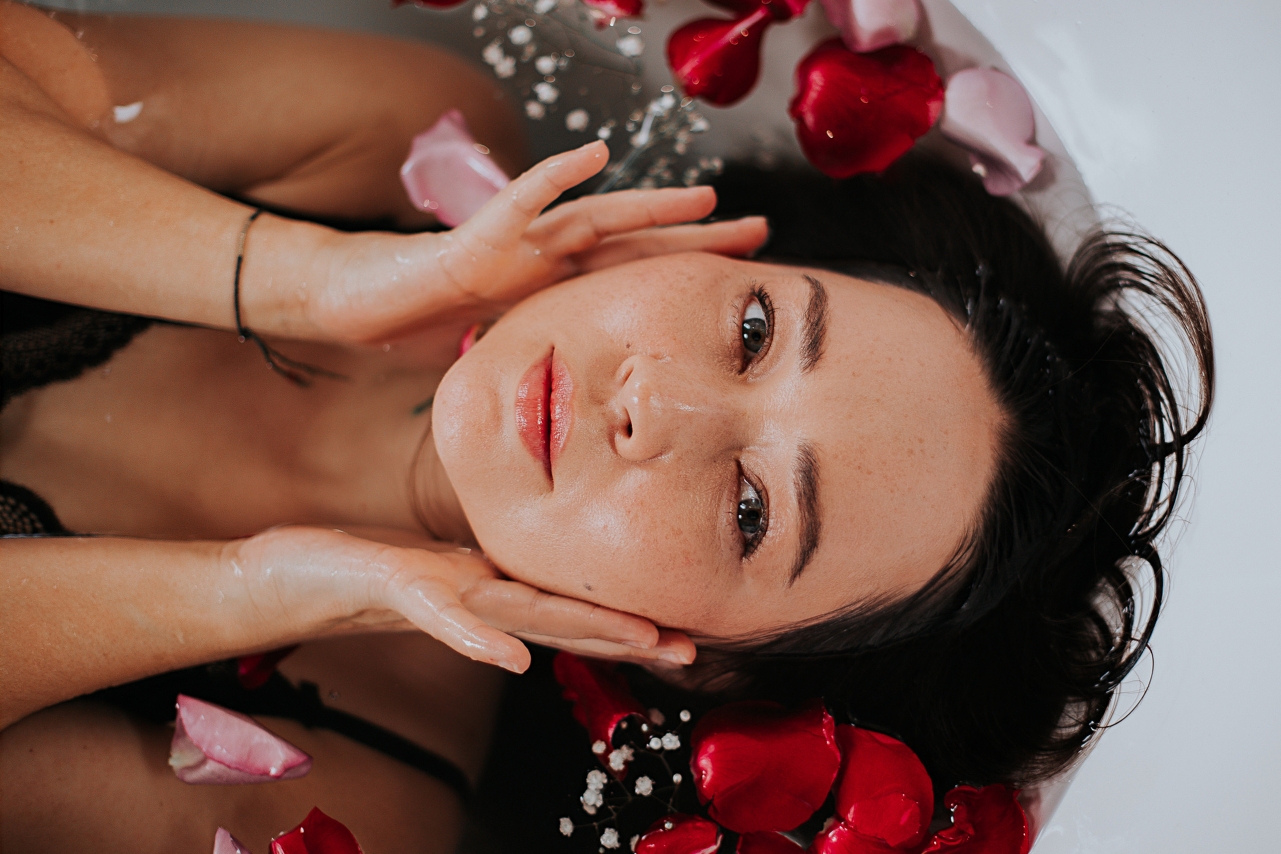 Алина «Моя чувственность и забота о себе». Женский фотограф и фототерапевт в Алмате Камиля Сабитова