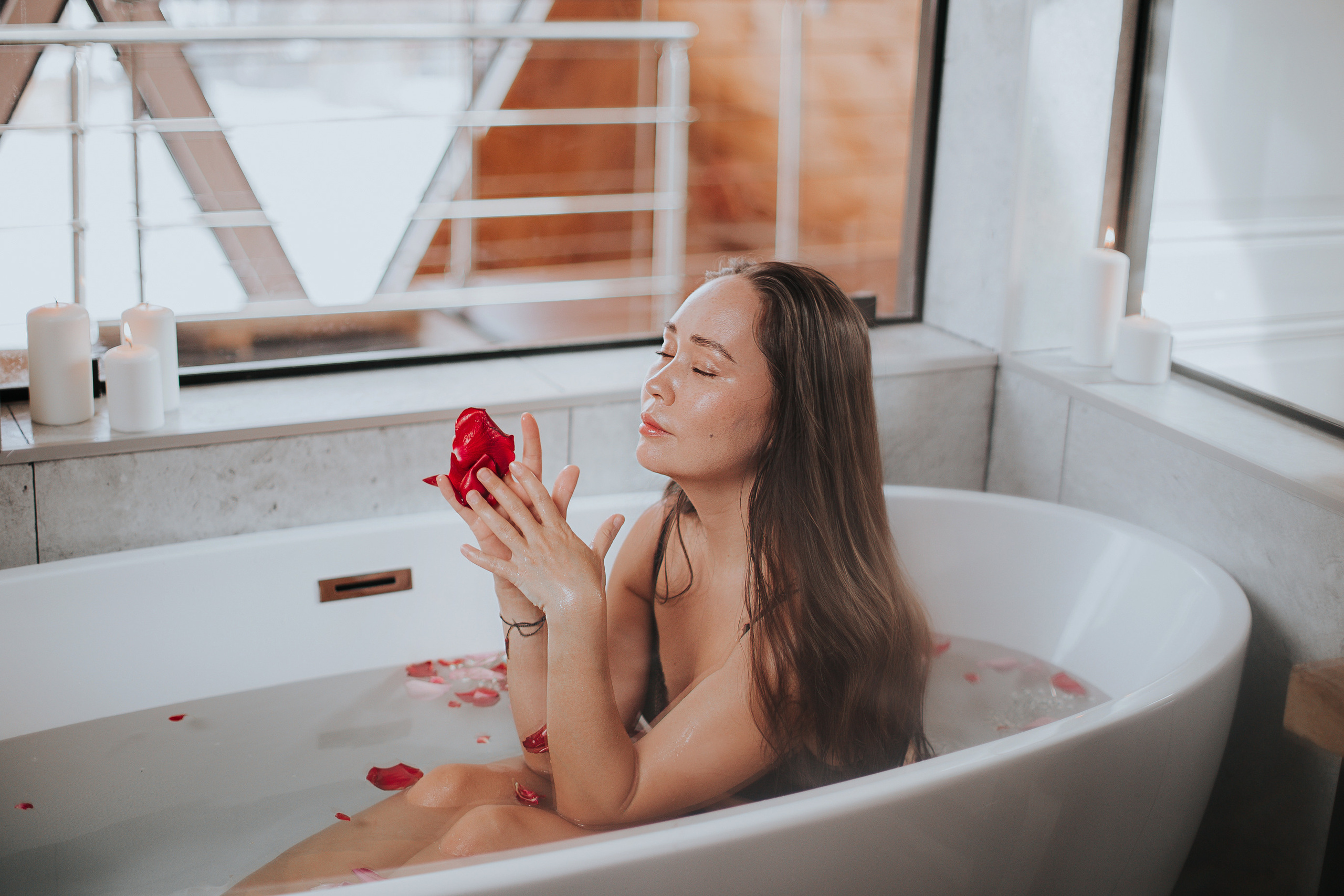 Алина «Моя чувственность и забота о себе». Женский фотограф и фототерапевт в Алмате Камиля Сабитова