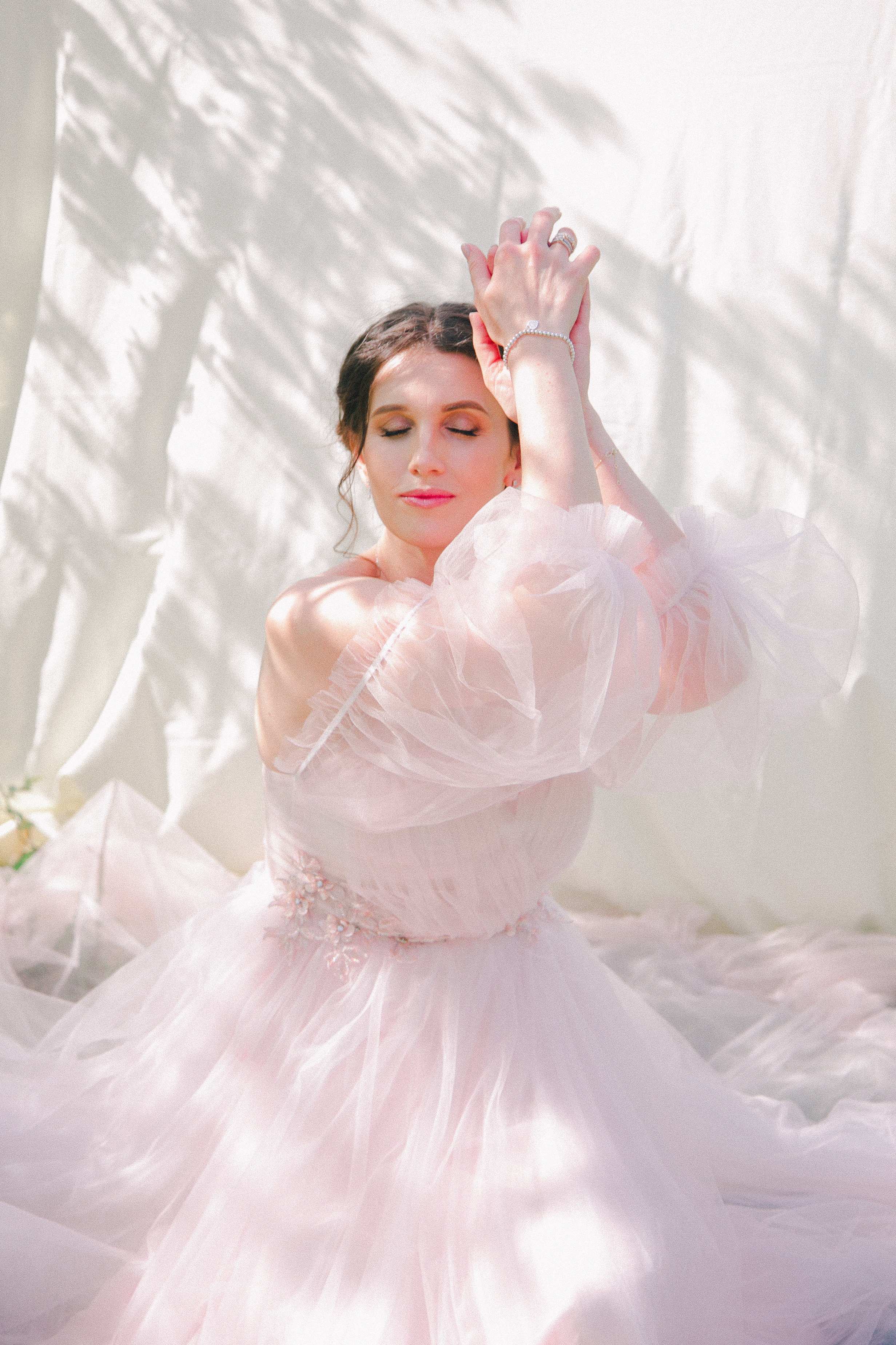 Эльвира «Пробуждение» в весеннем цветении. Женский фотограф и фототерапевт в Алмате Камиля Сабитова