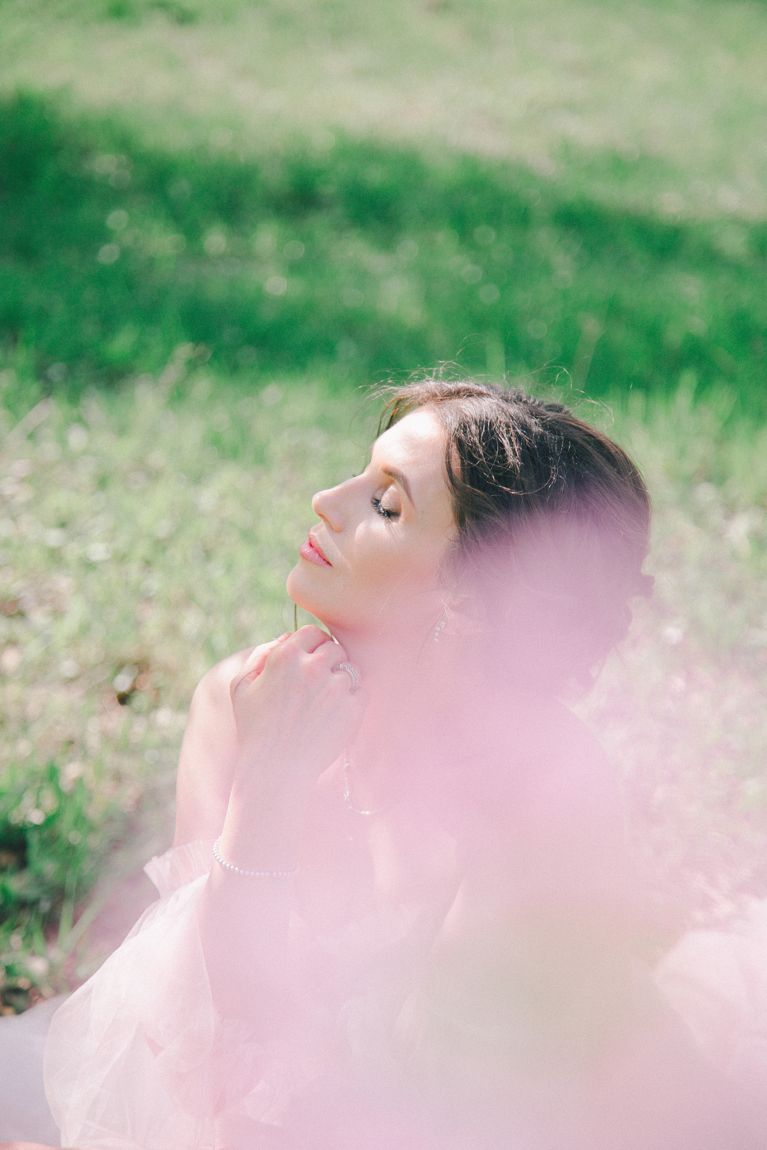 Эльвира «Пробуждение» в весеннем цветении. Женский фотограф и фототерапевт в Алмате Камиля Сабитова