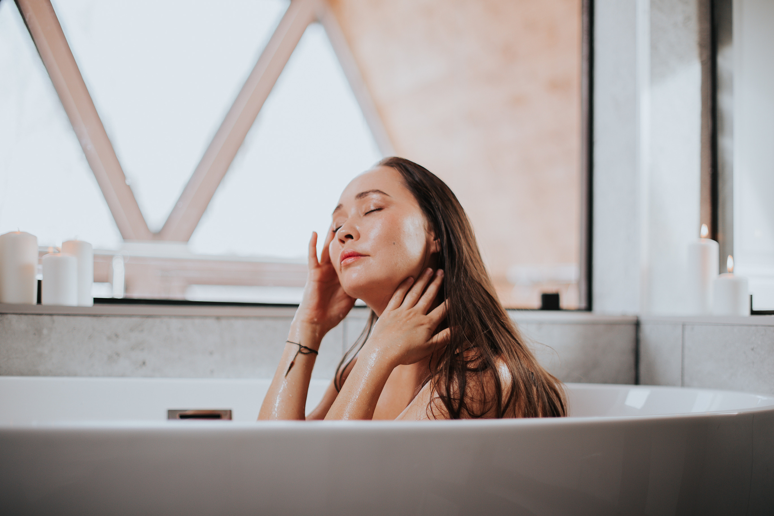 Алина «Моя чувственность и забота о себе». Женский фотограф и фототерапевт в Алмате Камиля Сабитова