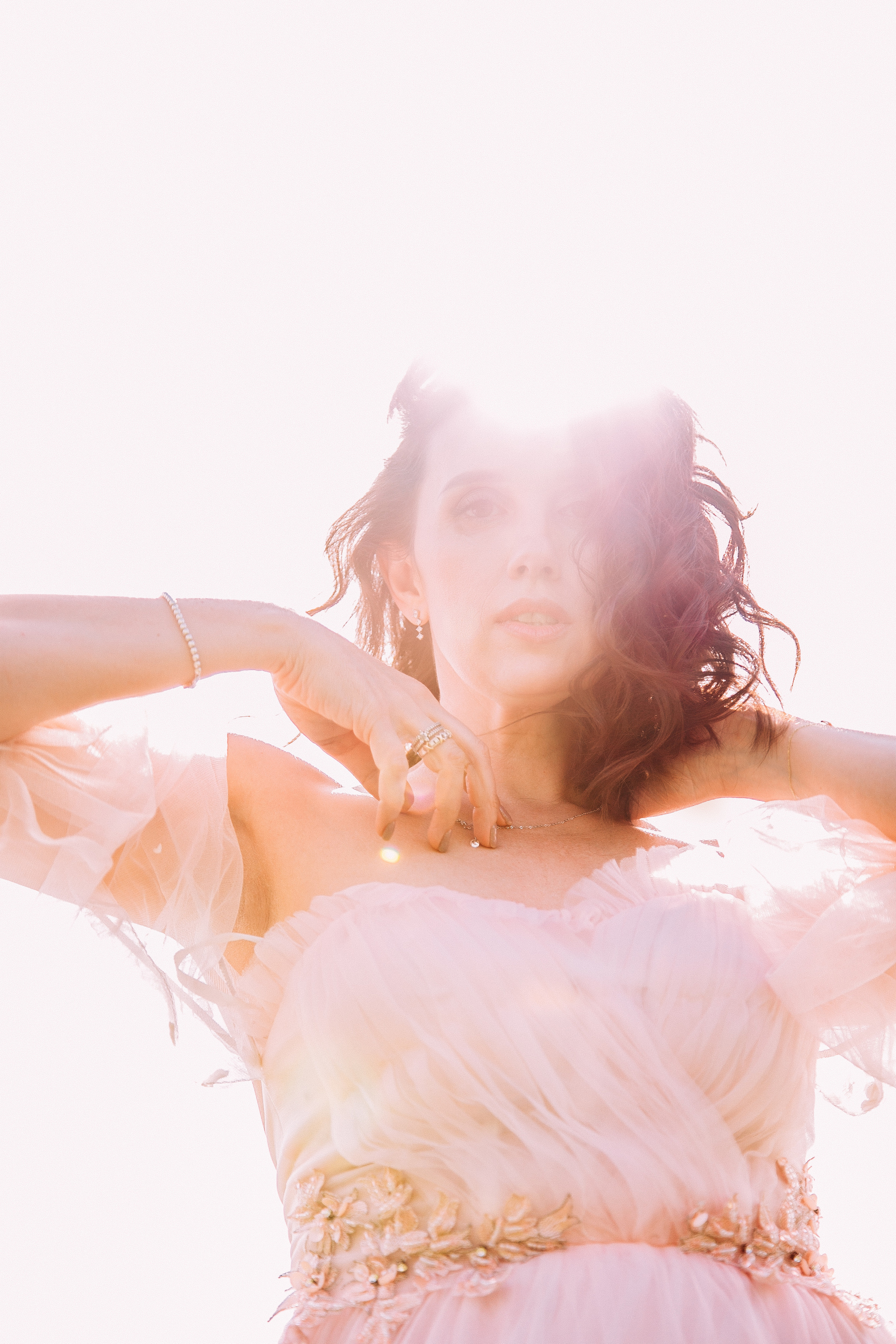 Эльвира «Пробуждение» в весеннем цветении. Женский фотограф и фототерапевт в Алмате Камиля Сабитова