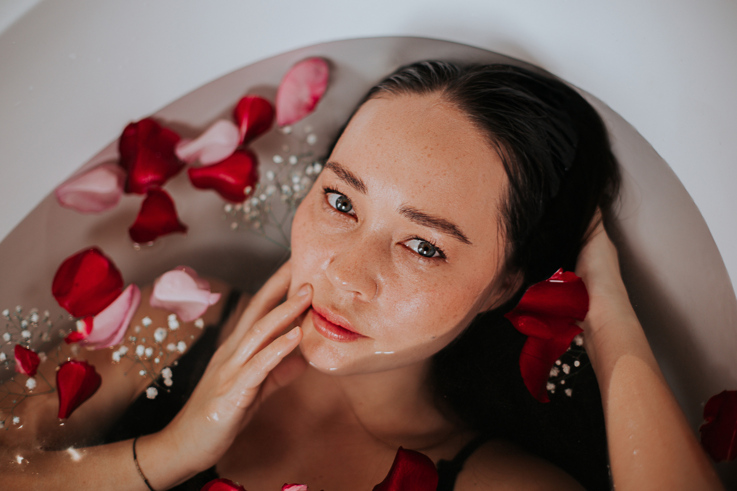 Алина «Моя чувственность и забота о себе». Женский фотограф и фототерапевт в Алмате Камиля Сабитова