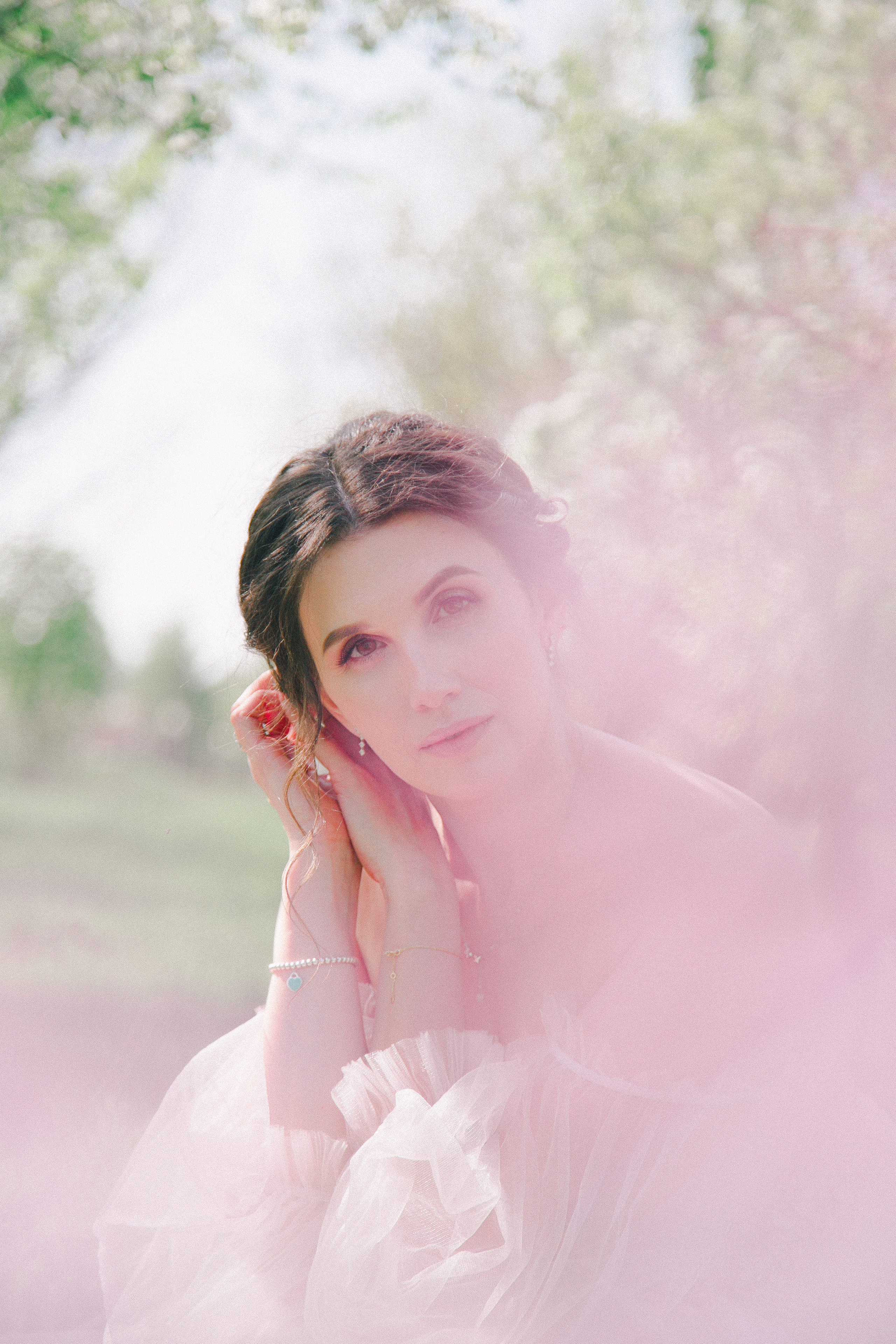 Эльвира «Пробуждение» в весеннем цветении. Женский фотограф и фототерапевт в Алмате Камиля Сабитова