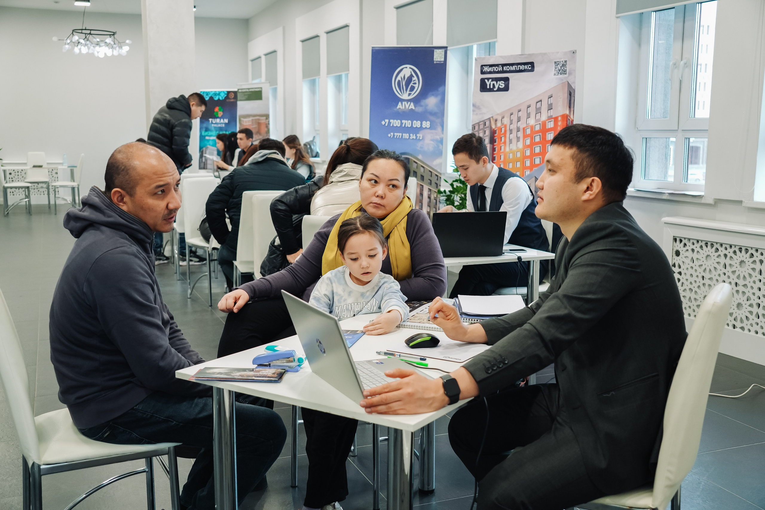 Фотоотчет: Галерея недвижимости SHANYRAQ