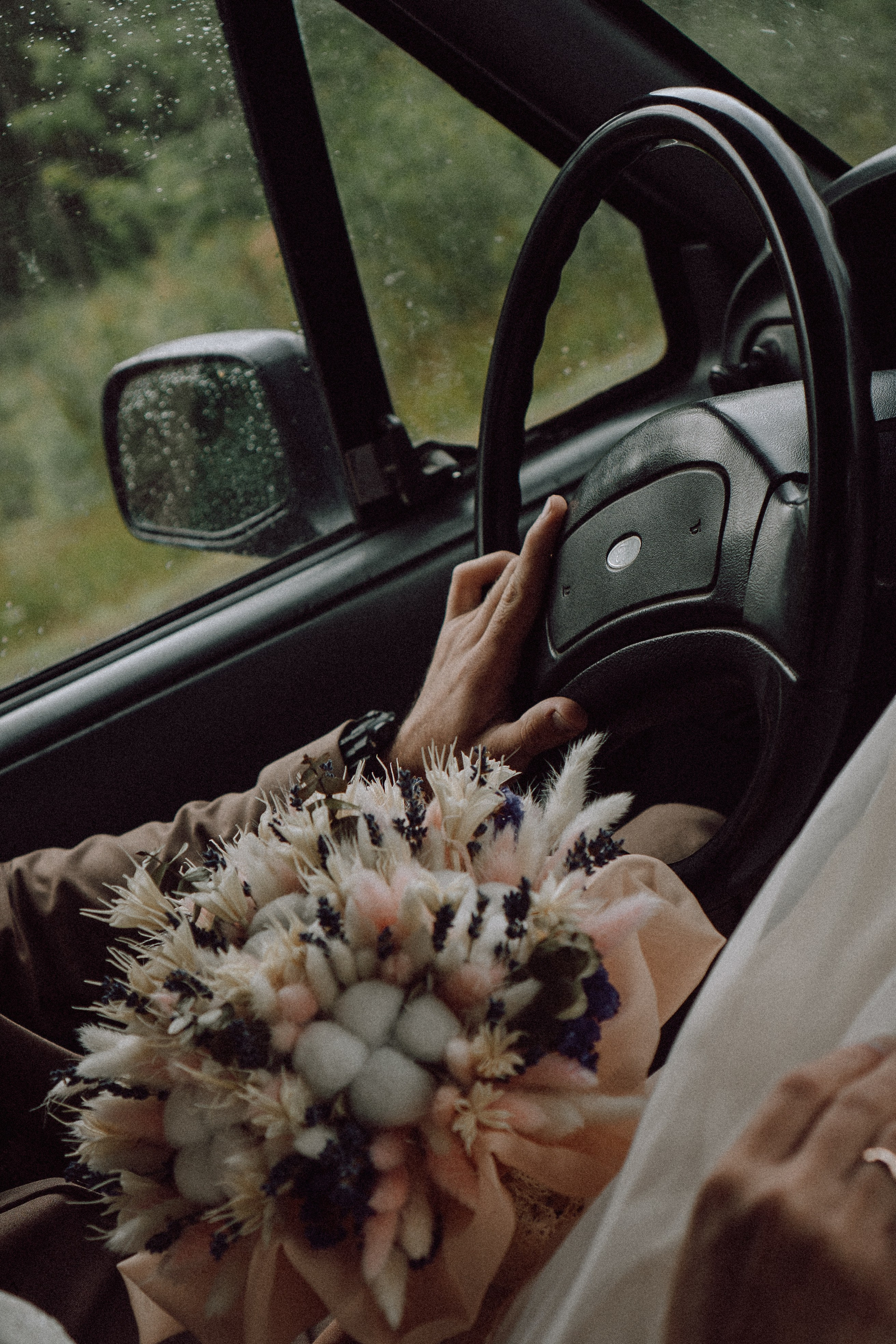 СВАДЕБНАЯ ФОТОСЕССИИЯ ПАРЫ В ГОРОДЕ ПРИОЗЕРСК В СОСНОВОМ ЛЕСУ И С ПИКАПОМ. Профессиональный фотограф, Санкт-Петербург — Виктория Богомолова