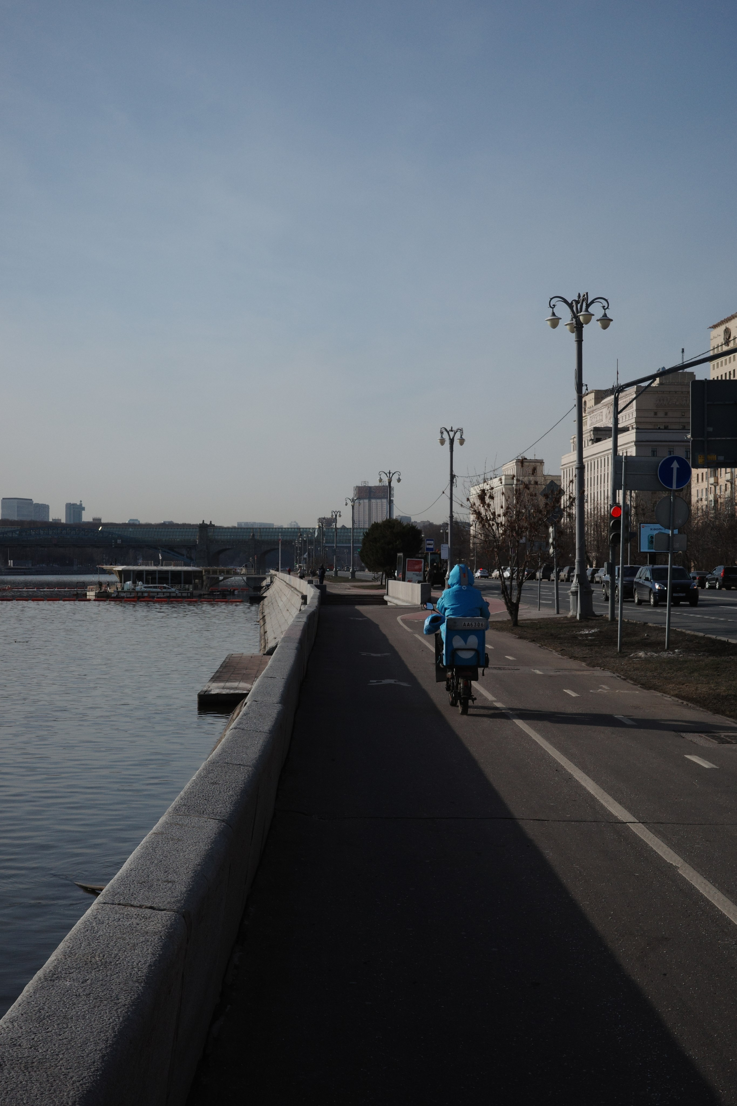 #45: Фрунзенская набережная / март 2026. Проект «Фотокладовка»: блог уличной фотографии в формате street photo