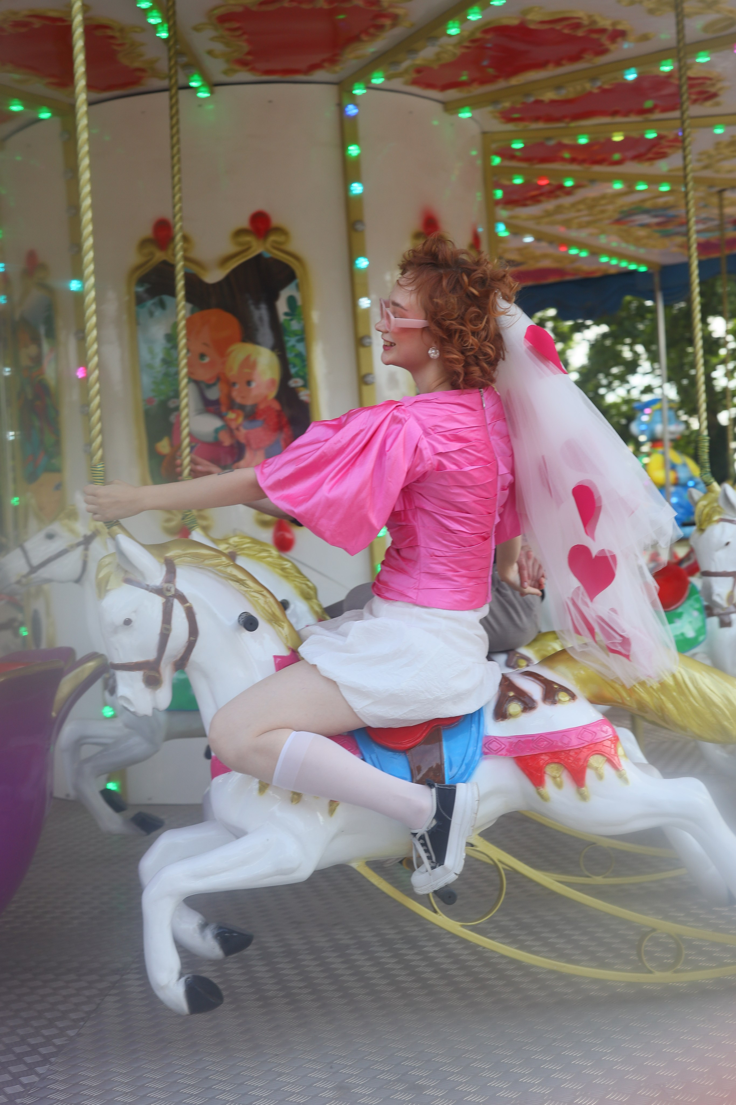 Свадебная фотосессия в парке аттракционов. Свадебный и семейный фотограф в Абхазии Жанна Соснина