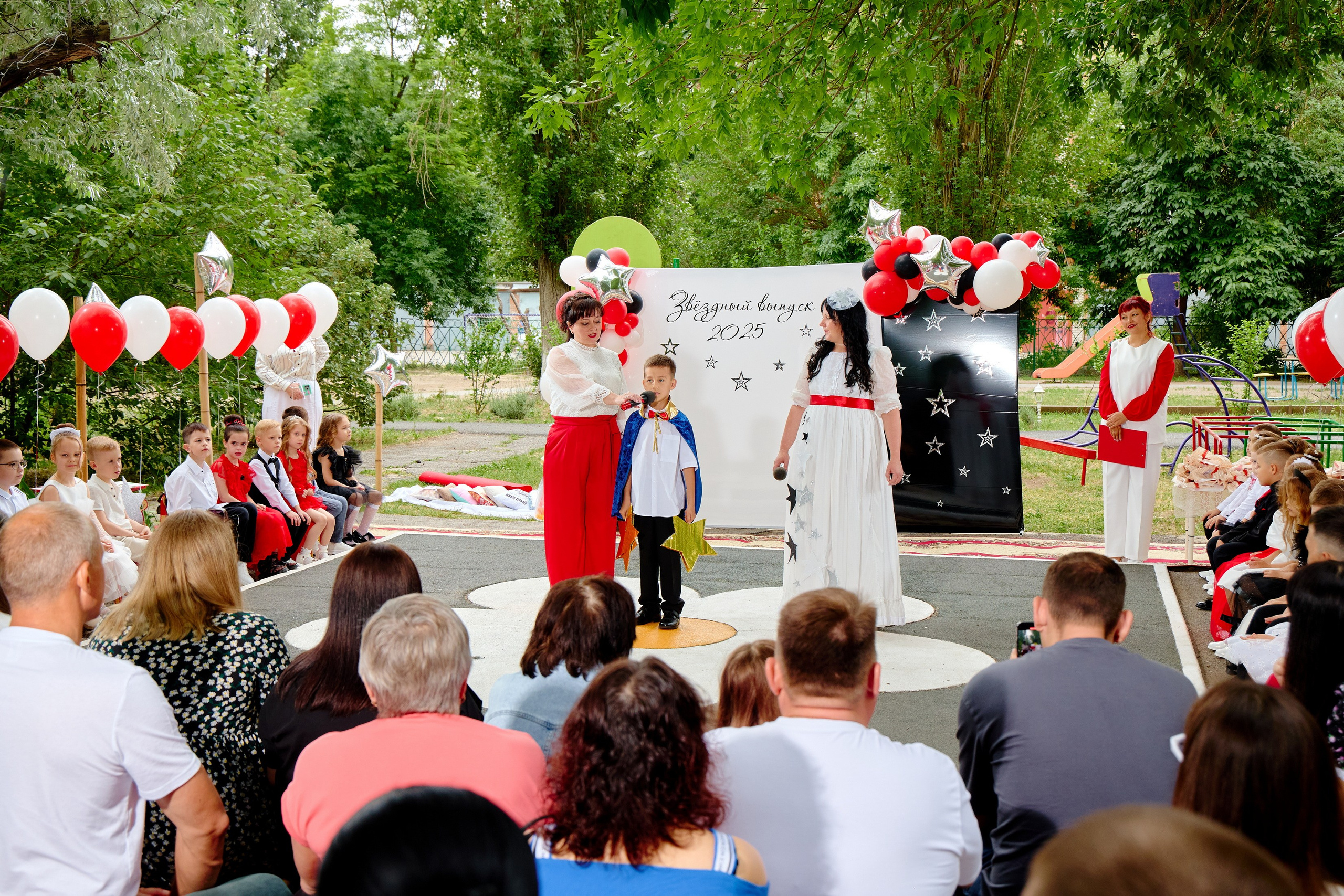 Выпускной 45 сад. Фотограф Выпускные альбомы Таганрог Сергей Коробченко