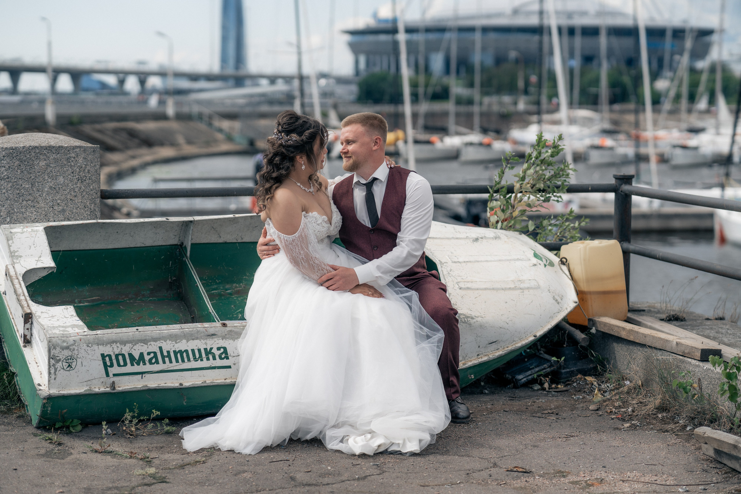 Красивые места для свадебной фотосессии летом в Санкт-Петербурге. Свадебный фотограф Александр Невский в Санкт-Петербурге