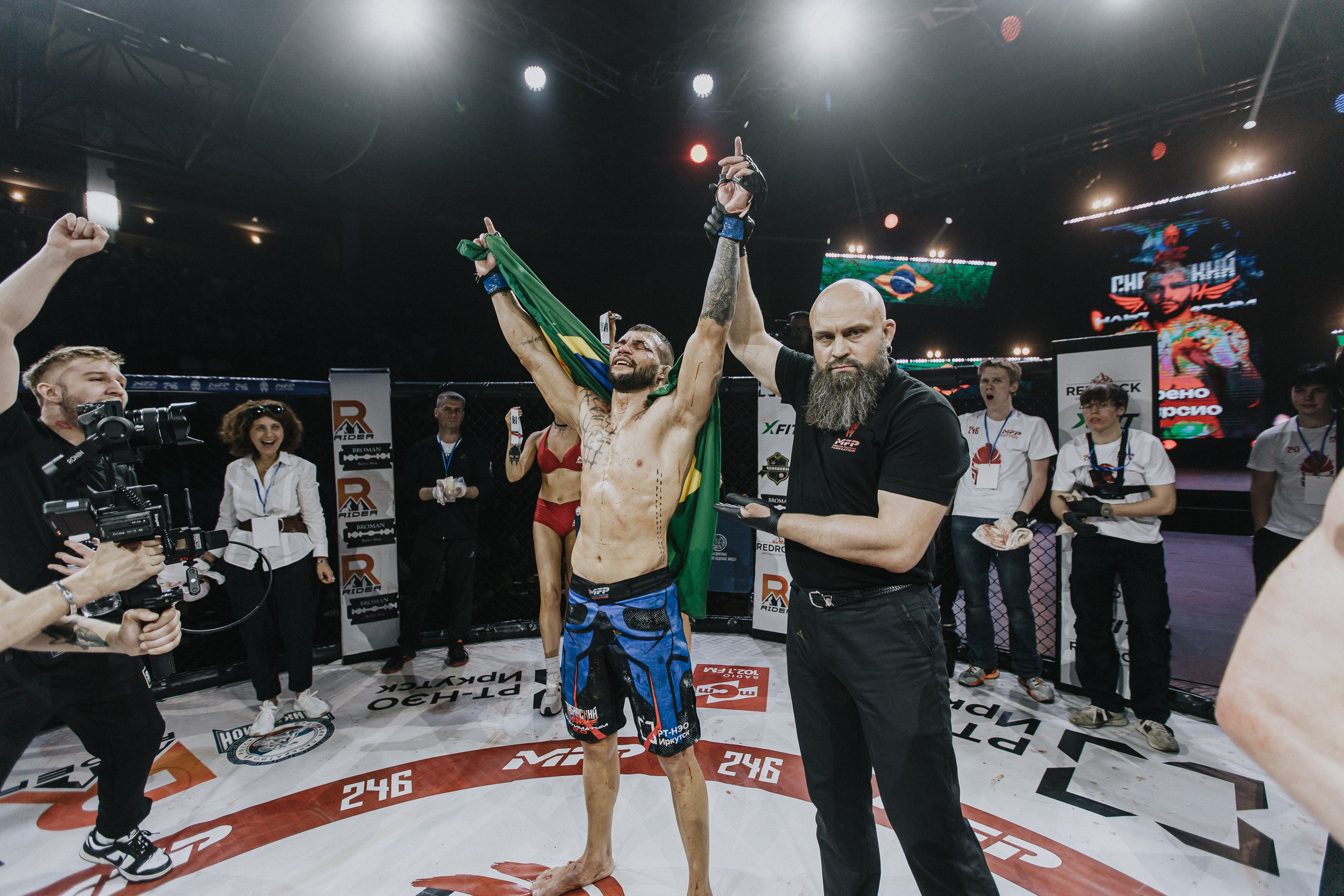 MFP246 МАКСИМ БУТОРИН VS МАРСИО БРЕНО. Фотограф Иркутск Антипин Сергей