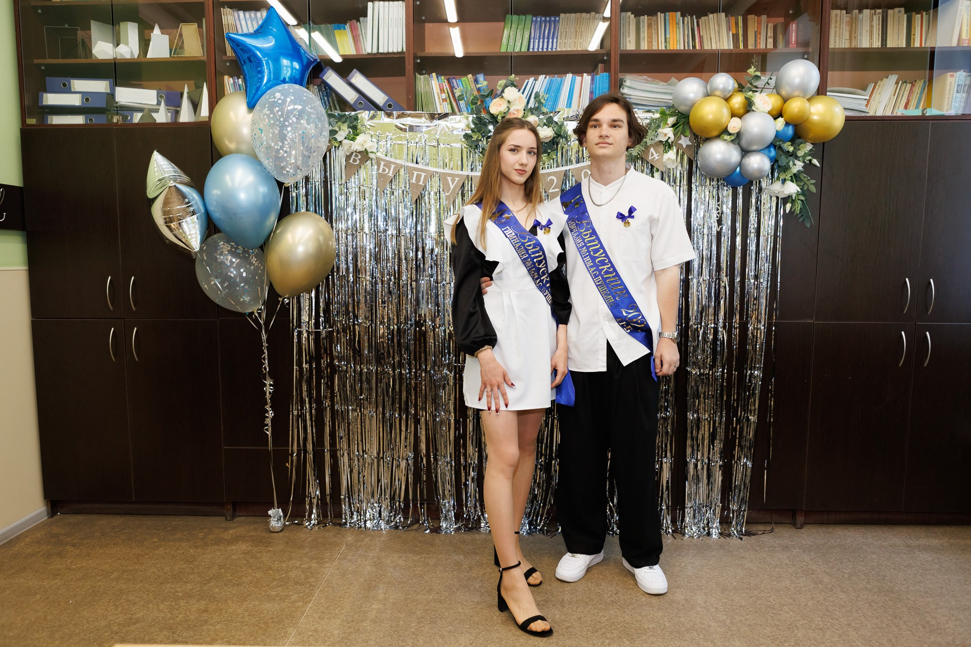 Последний звонок в Гимназии № 1, г. Севастополь. Свадебный фотограф, фотосъемка в Крыму, Севастополе, Симферополе, Ялте