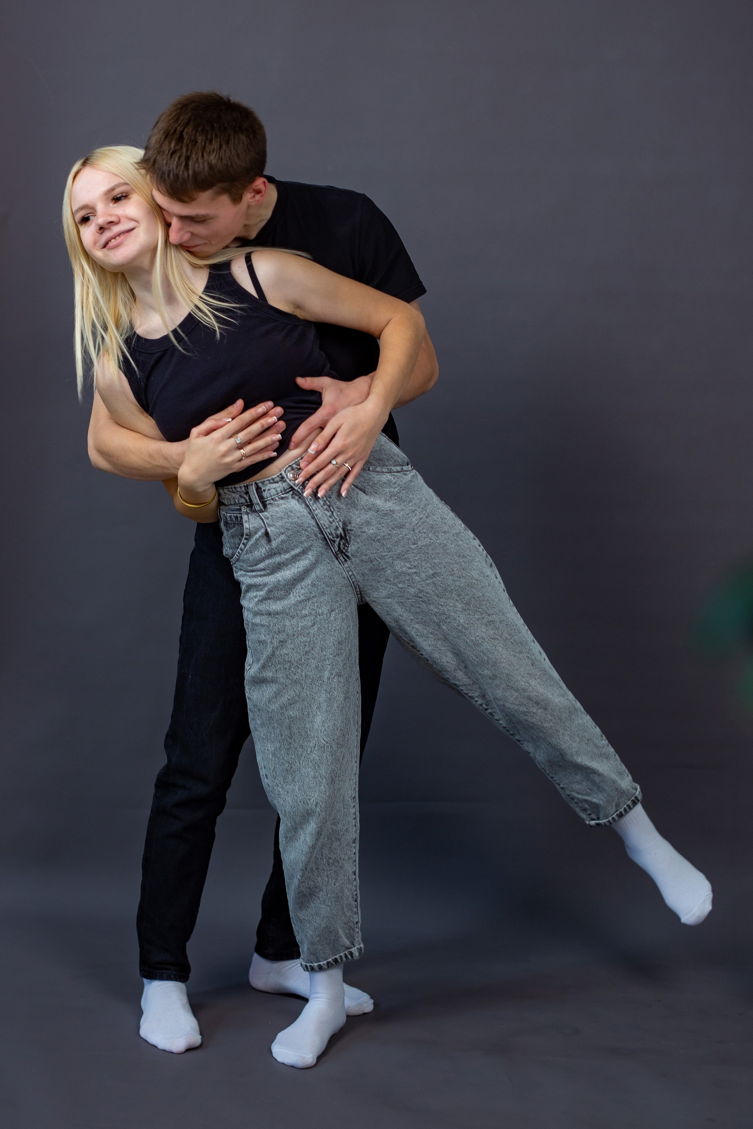 Love story. Фотограф Краснодара, фотограф в парке Галецкого.репортажный фотограф. детский фотограф, свадебный фотограф. профессиональный фотограф