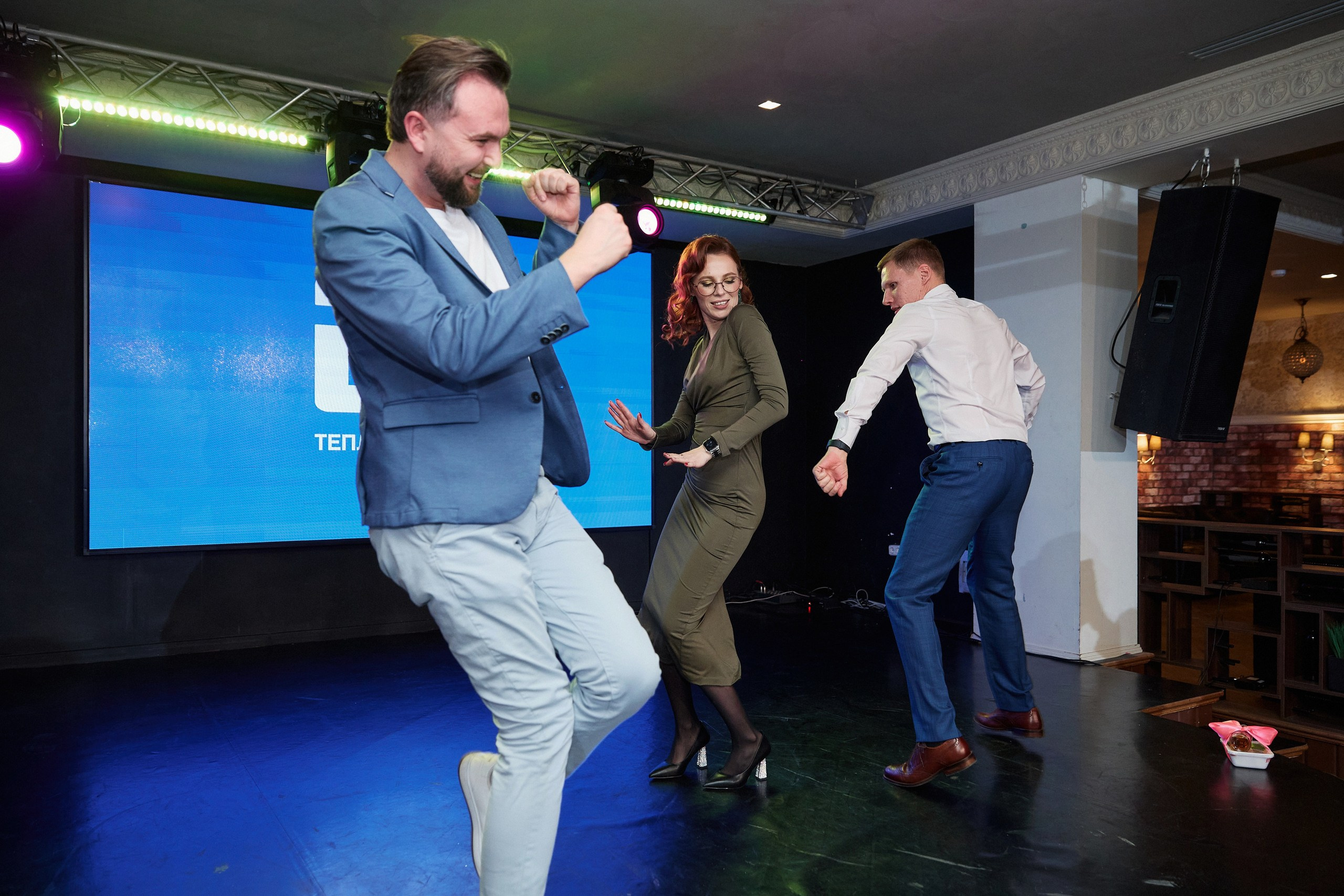 E8 / Новогодний корпоратив. Другой взгляд на фотографию