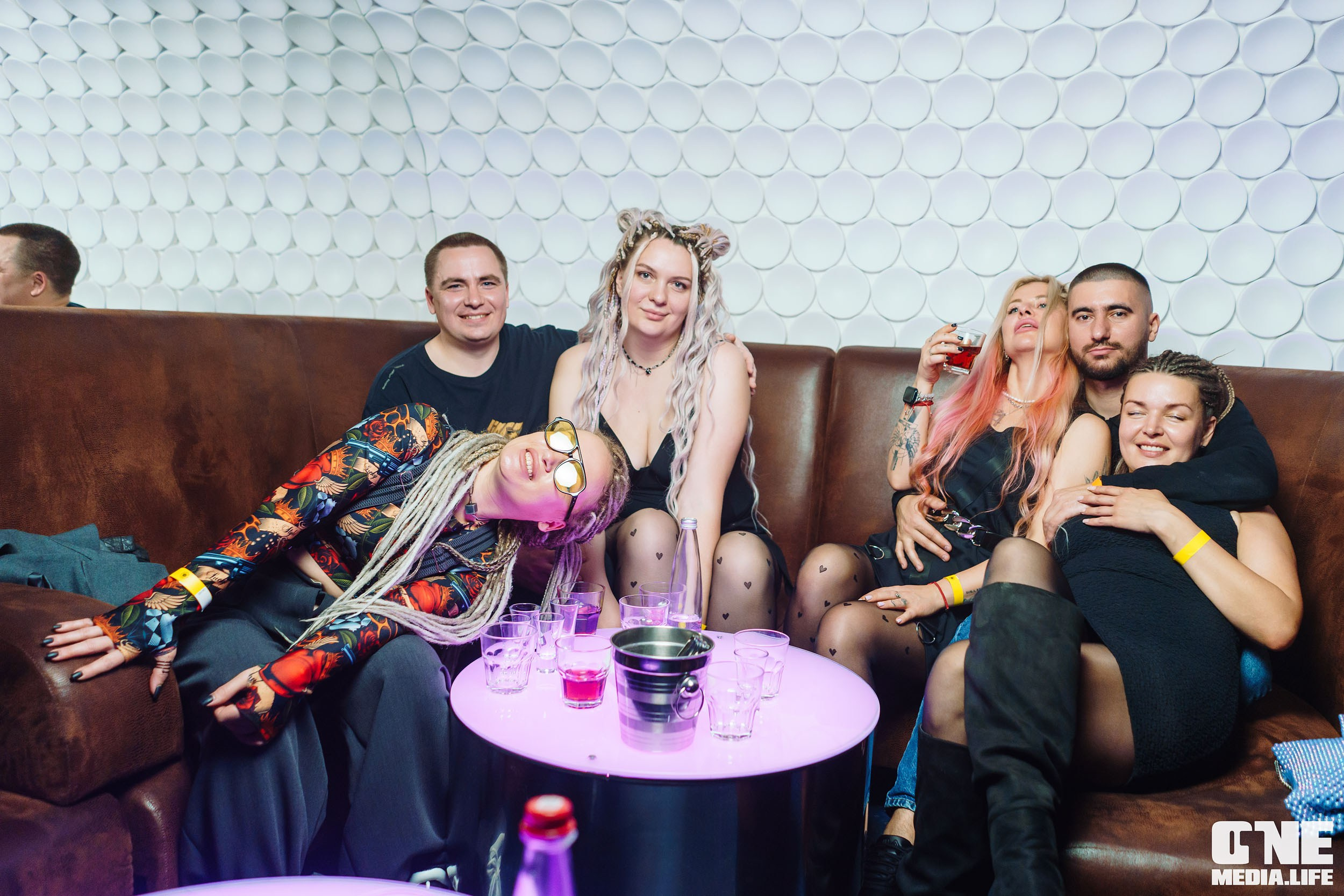 Фоторепортаж из Планеты. One Media Life: фоторепортажи, фотоотчеты с мероприятий и заведений