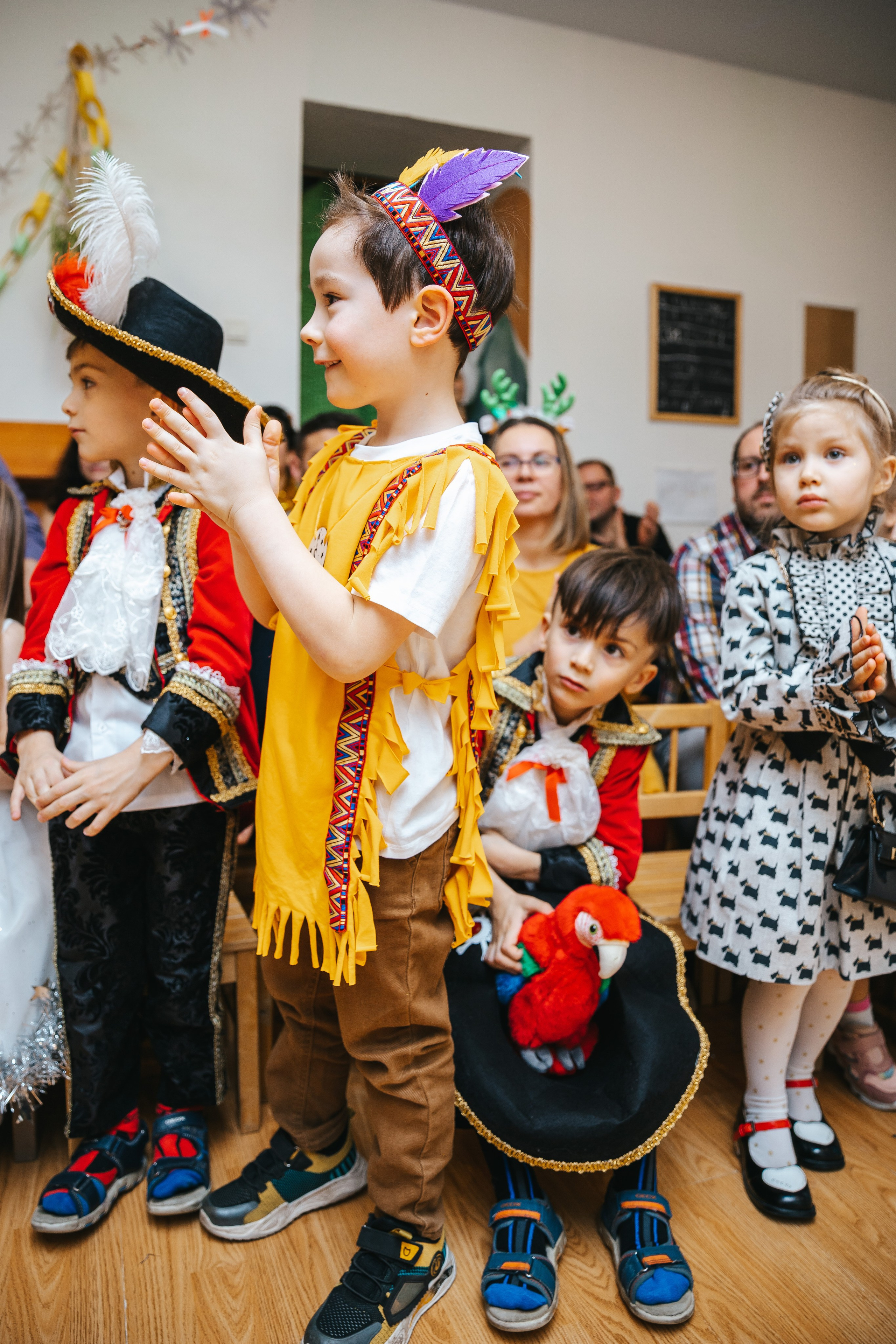 Новогодний утренник в Монтессори-садике. Семейный lifestyle фотограф в Санкт-Петербурге Людмила Пахомова