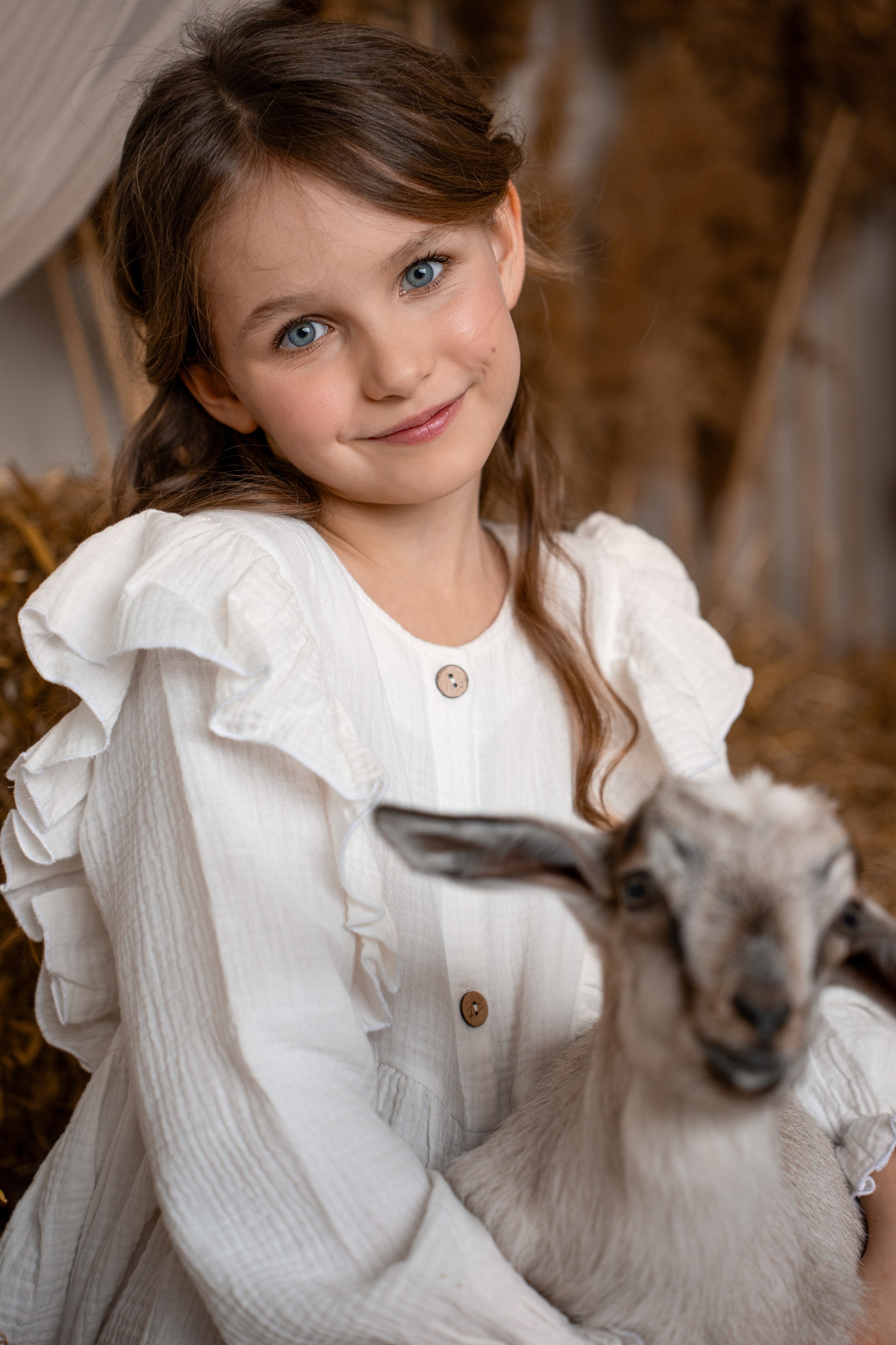 Девочка Сашенька и козочка + кролики + утята. Семейный и портретный фотограф в Санкт-Петербурге Татьяна Гримоть