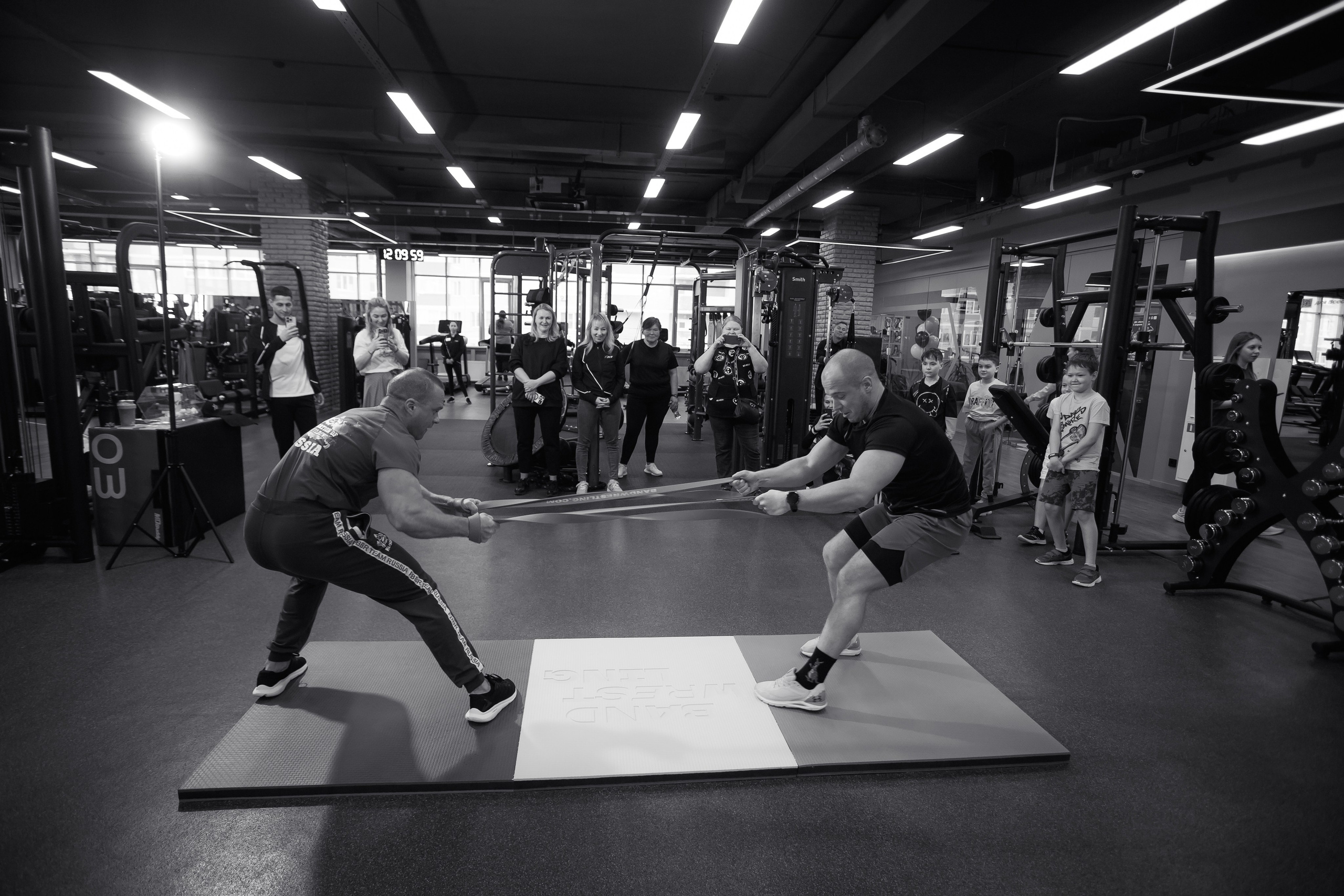 РЕПОРТАЖ: ФИТНЕСС-КЛУБ X-FIT. Профессиональный фотограф в Ижевске Леша Петров