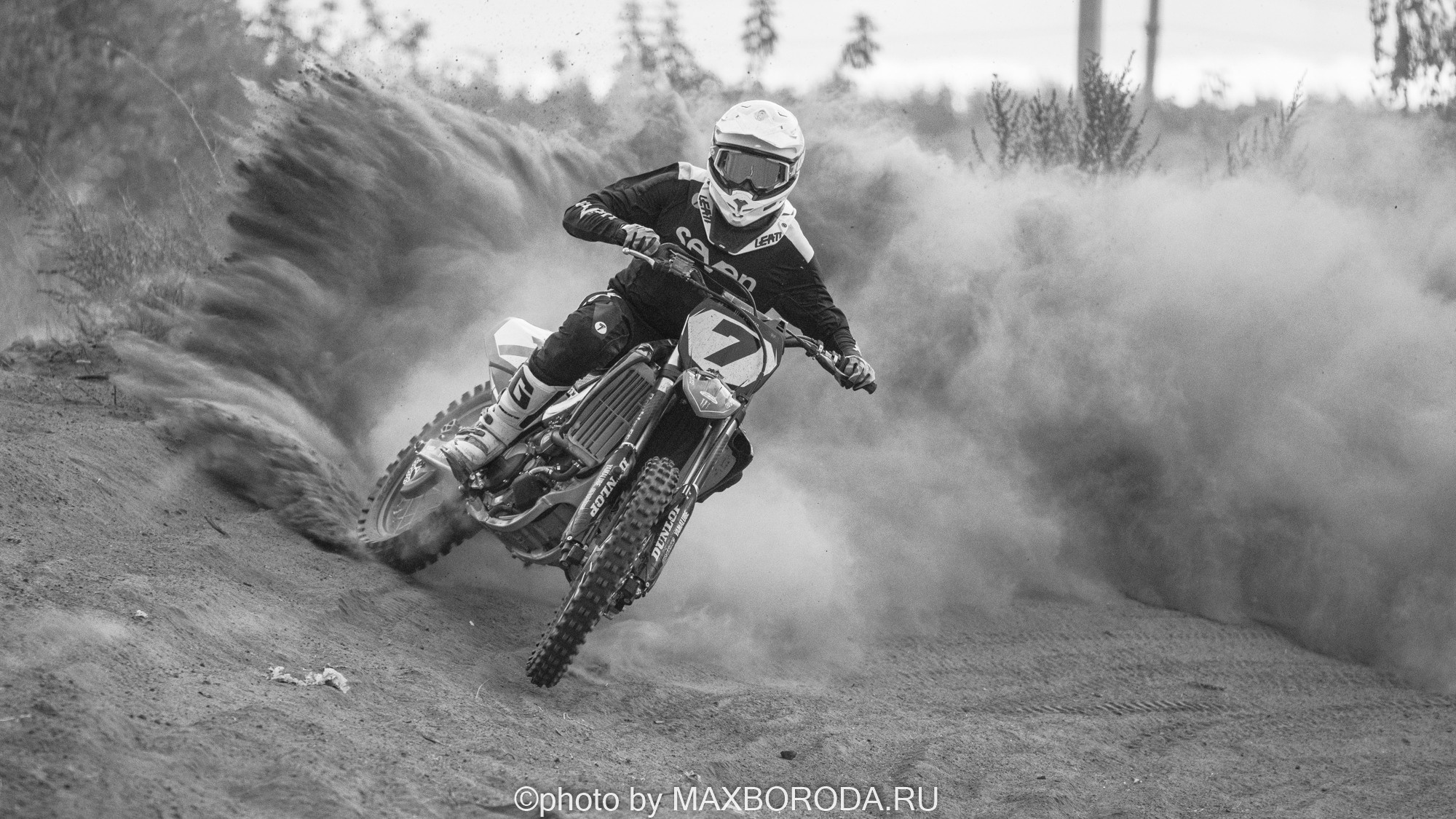 спортсмен Сафиуллин Олег на соревнованиях по мотокроссу - Кубок "РУССКИЕ МОТОЦИКЛИСТЫ"