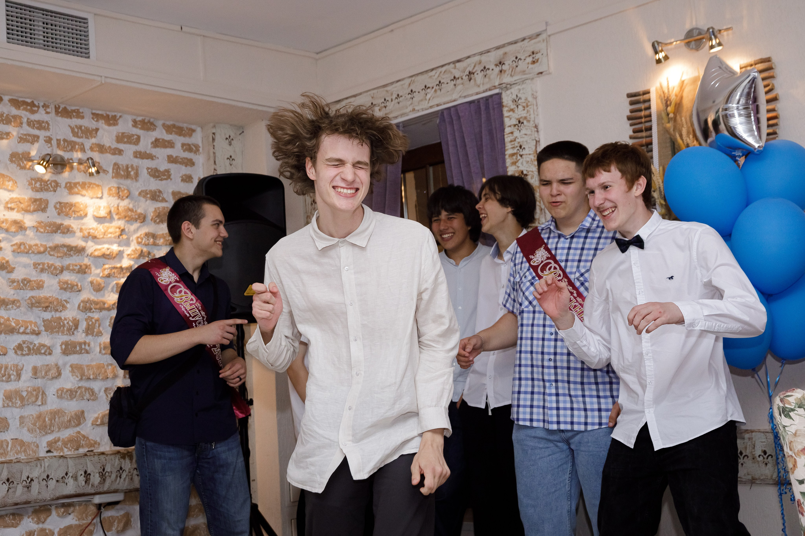 17.06.2024 Выпускной Черемша 9Б. Маша Гонтарь Семейный домашний репортажный фотограф в Санкт-Петербурге