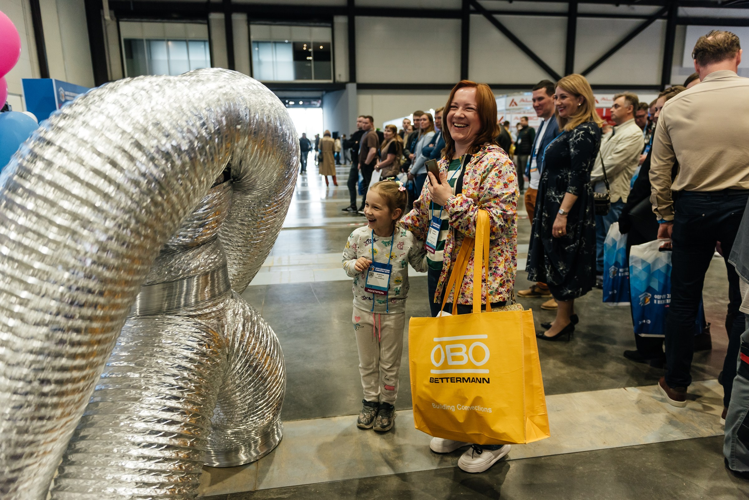 Репортажная съёмка на форуме ЭТМ. Свадебный фотограф в Санкт-Петербурге Венера Ахметова