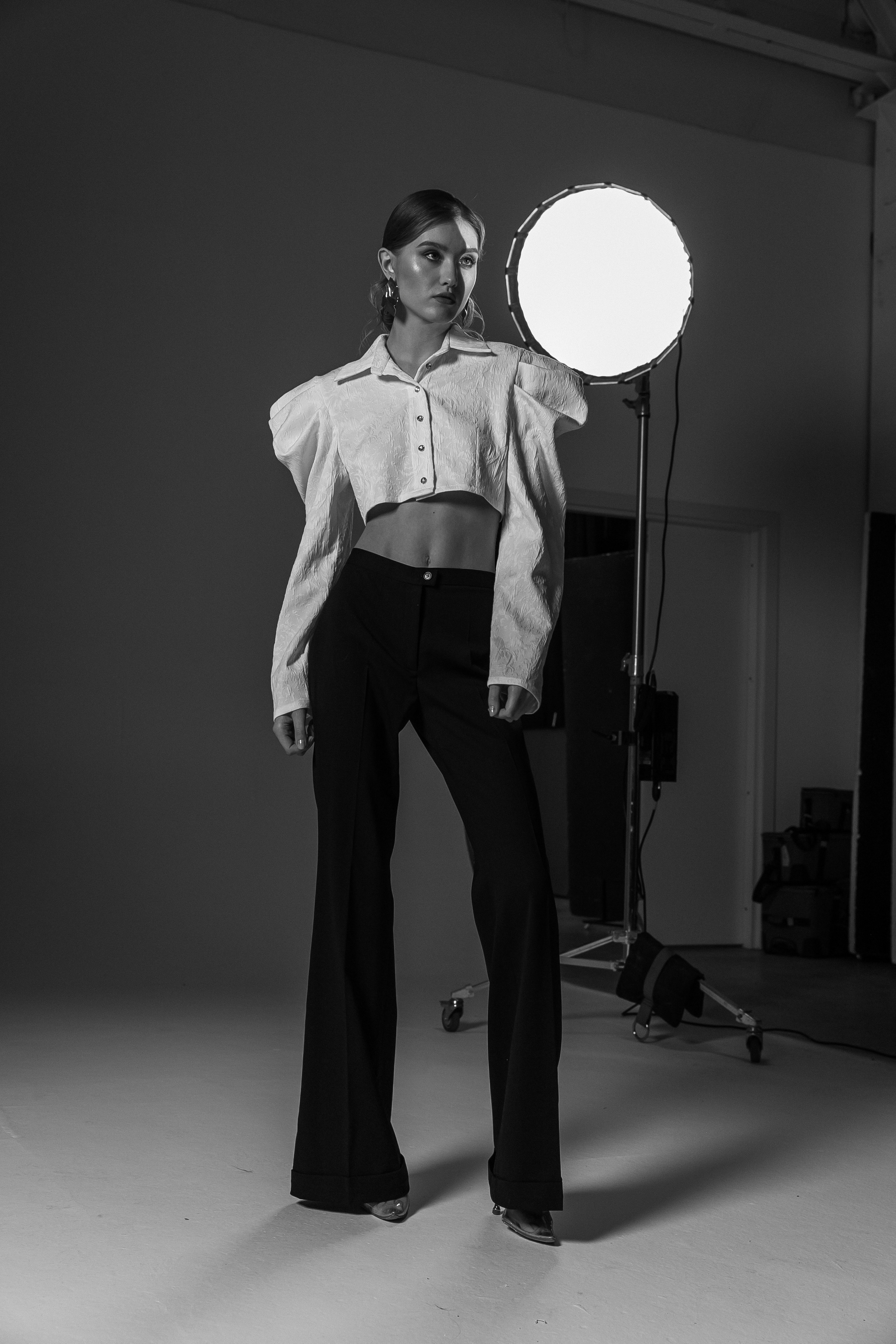 Женский портрет с постоянным светом в студии. Свадебный фотограф в Москве Элина Ларченкова. Фото, которые цепляют