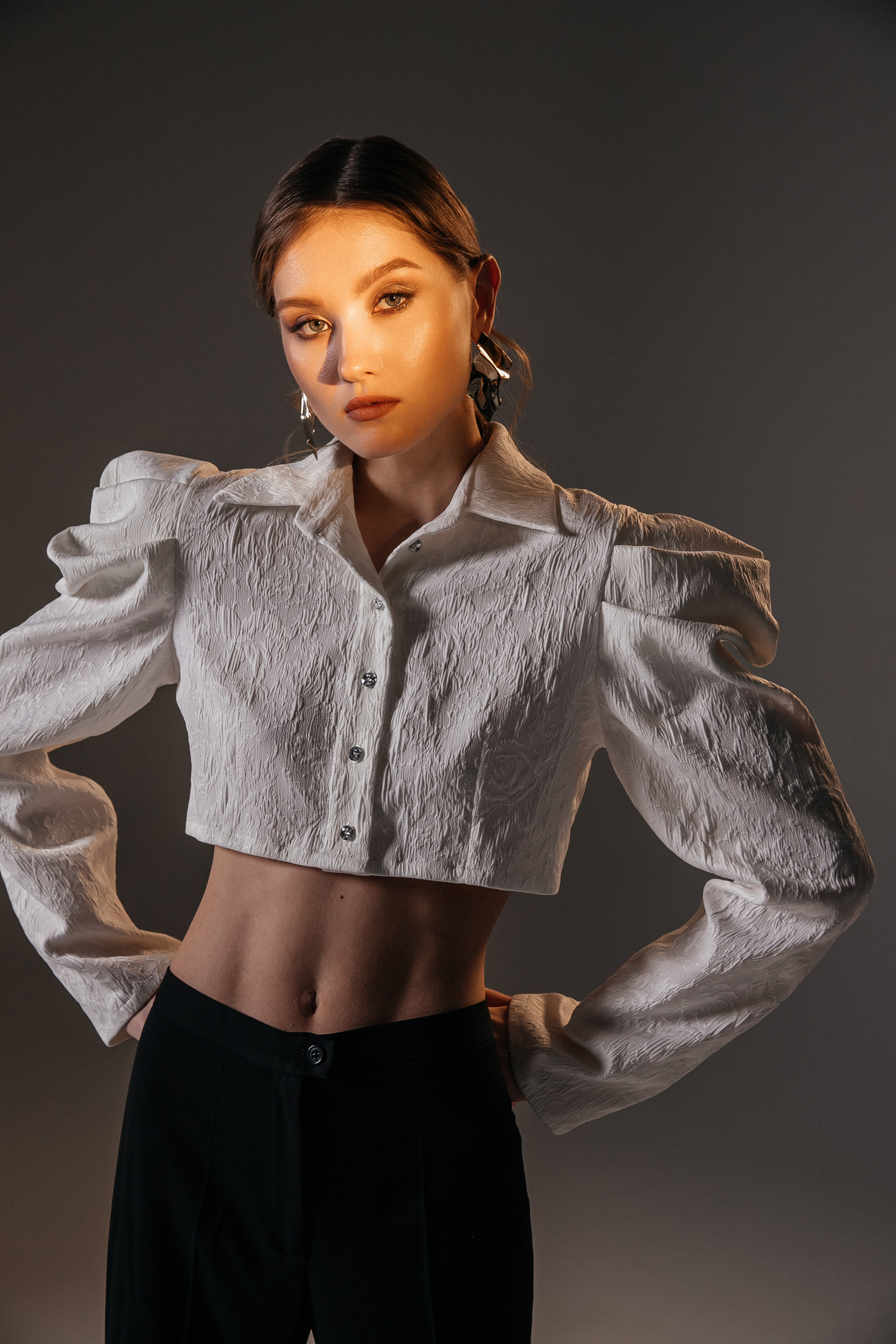 Женский портрет с постоянным светом в студии. Свадебный фотограф в Москве Элина Ларченкова. Фото, которые цепляют