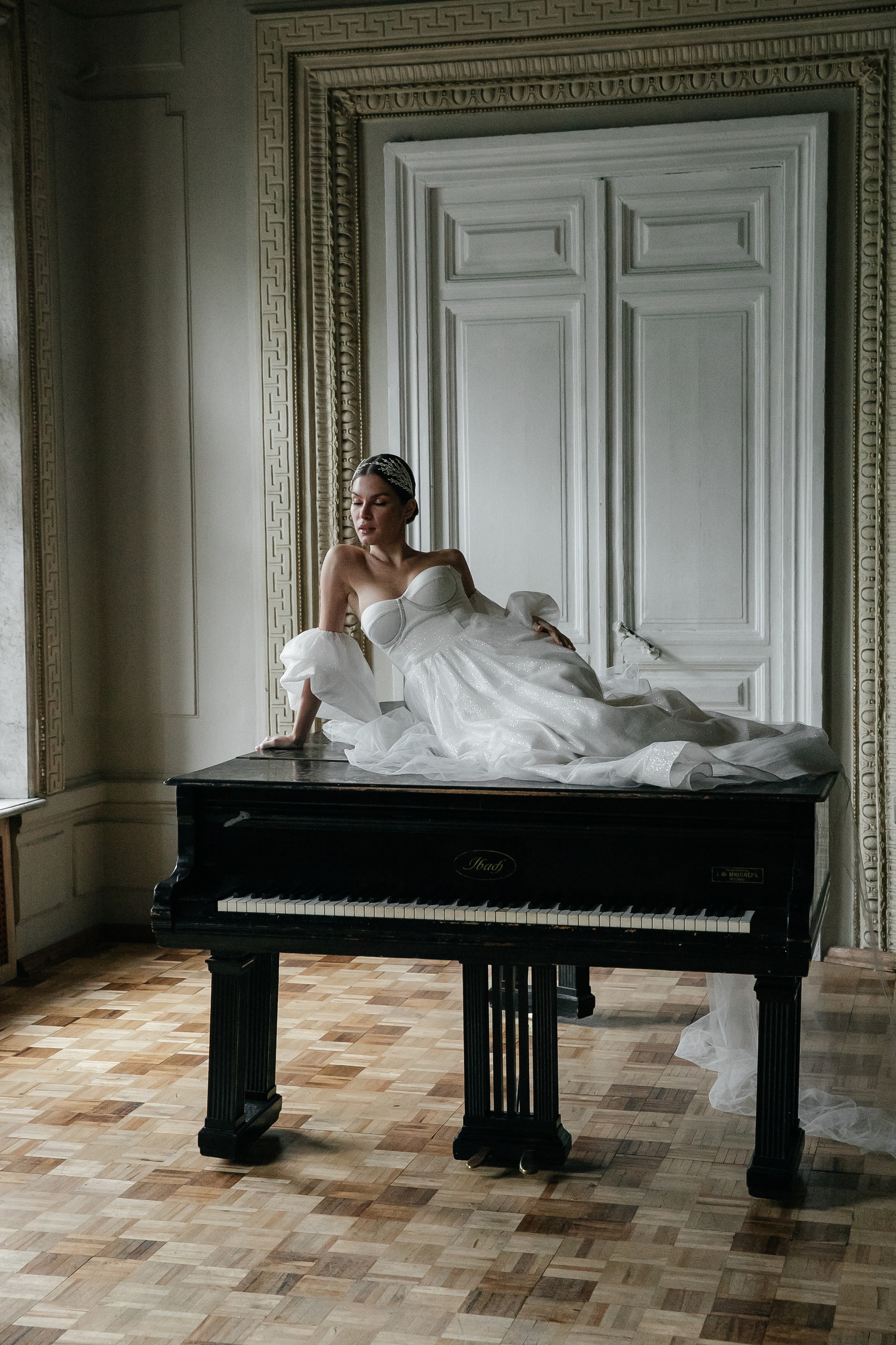 Свадебная фотосессия в студии 21 kult. Свадебный фотограф в Москве Элина Ларченкова. Фото, которые цепляют