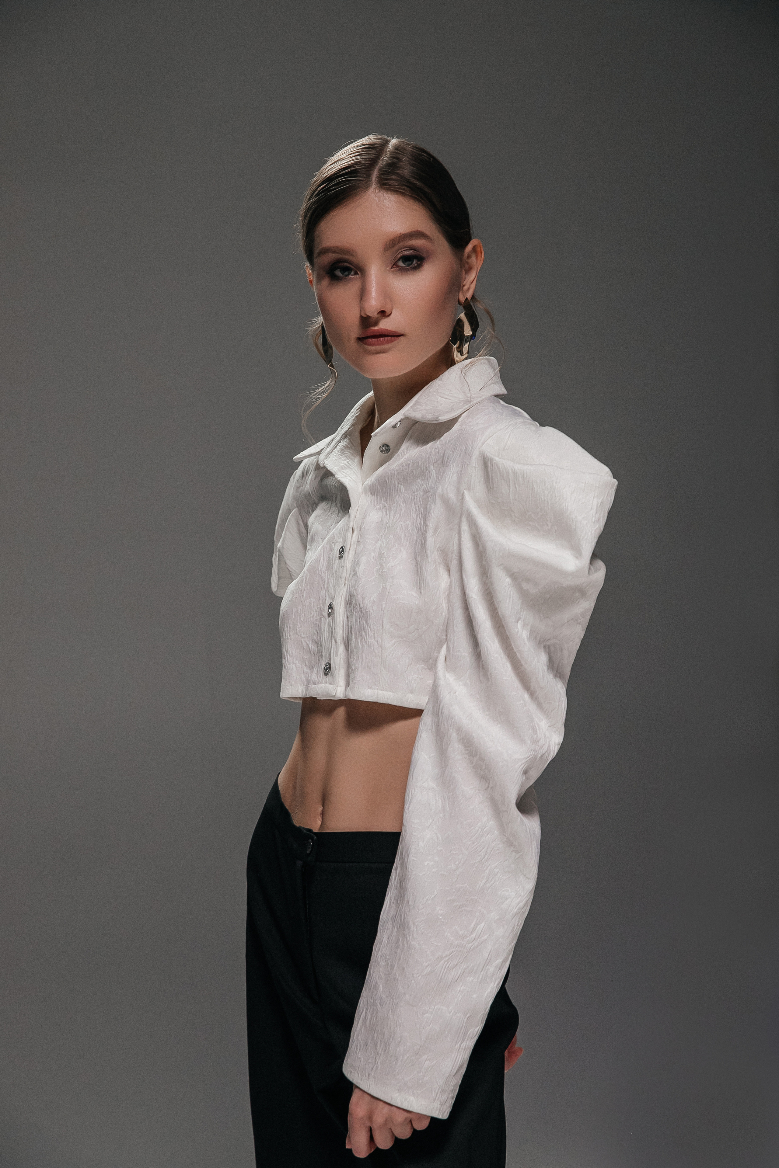 Женский портрет с постоянным светом в студии. Свадебный фотограф в Москве Элина Ларченкова. Фото, которые цепляют