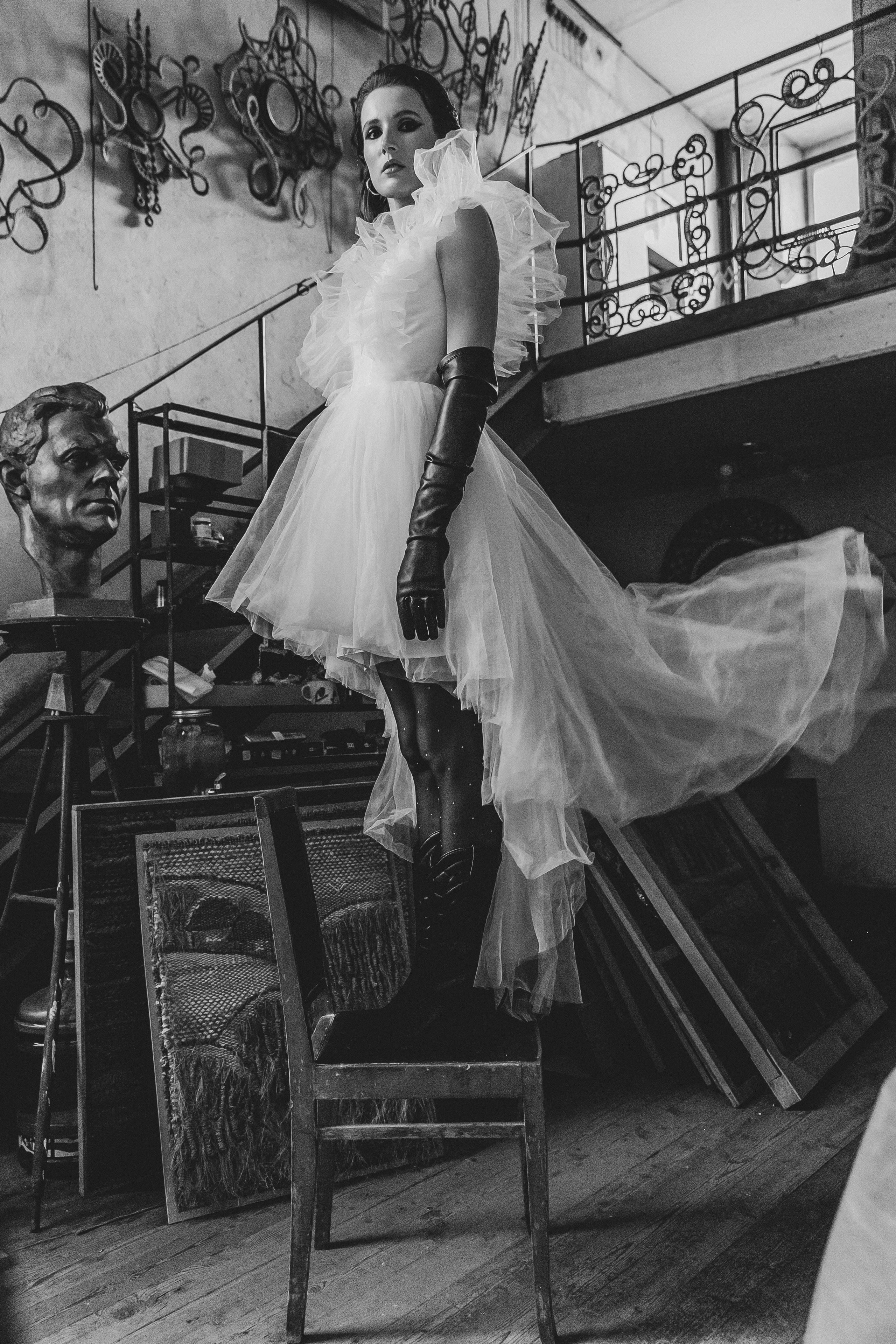 Свадебная фотосессия в мастерской. Свадебный фотограф в Москве Элина Ларченкова. Фото, которые цепляют