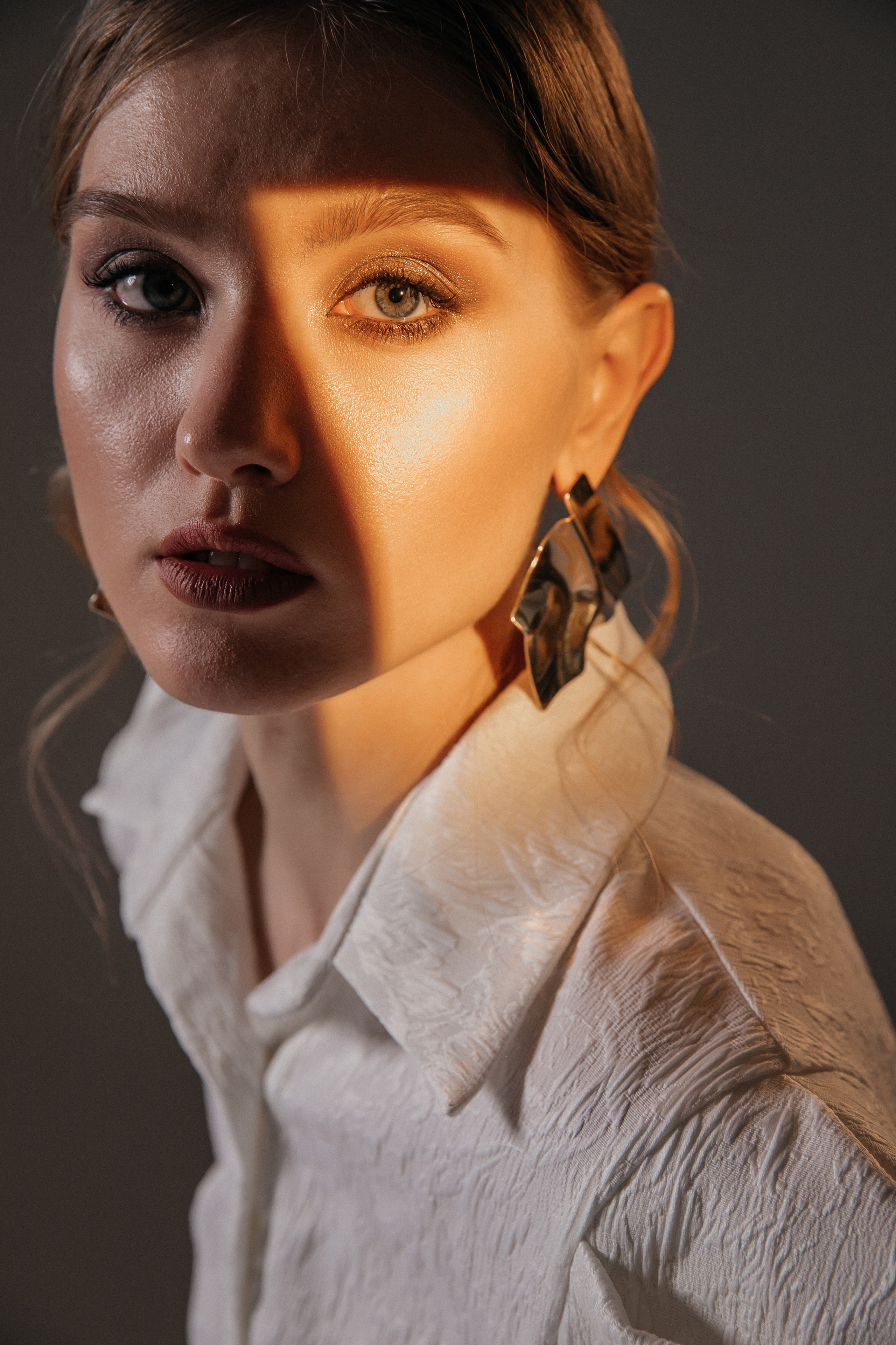 Женский портрет с постоянным светом в студии. Свадебный фотограф в Москве Элина Ларченкова. Фото, которые цепляют