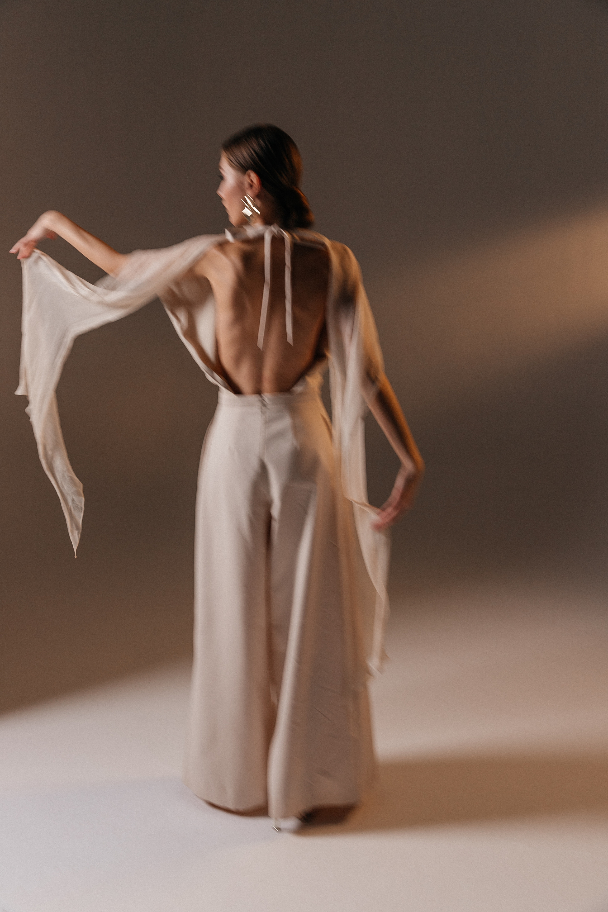 Женский портрет с постоянным светом в студии. Свадебный фотограф в Москве Элина Ларченкова. Фото, которые цепляют