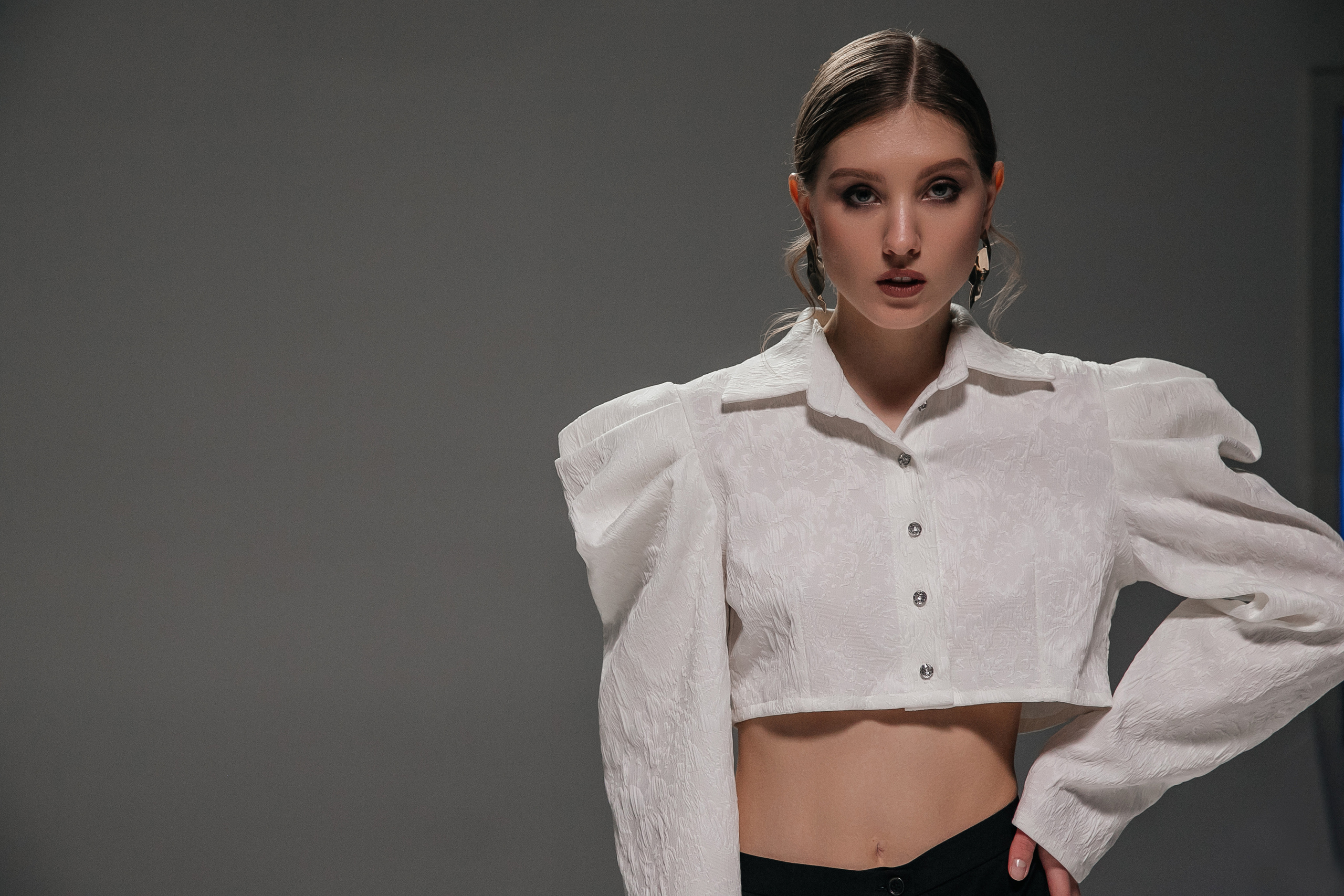 Женский портрет с постоянным светом в студии. Свадебный фотограф в Москве Элина Ларченкова. Фото, которые цепляют