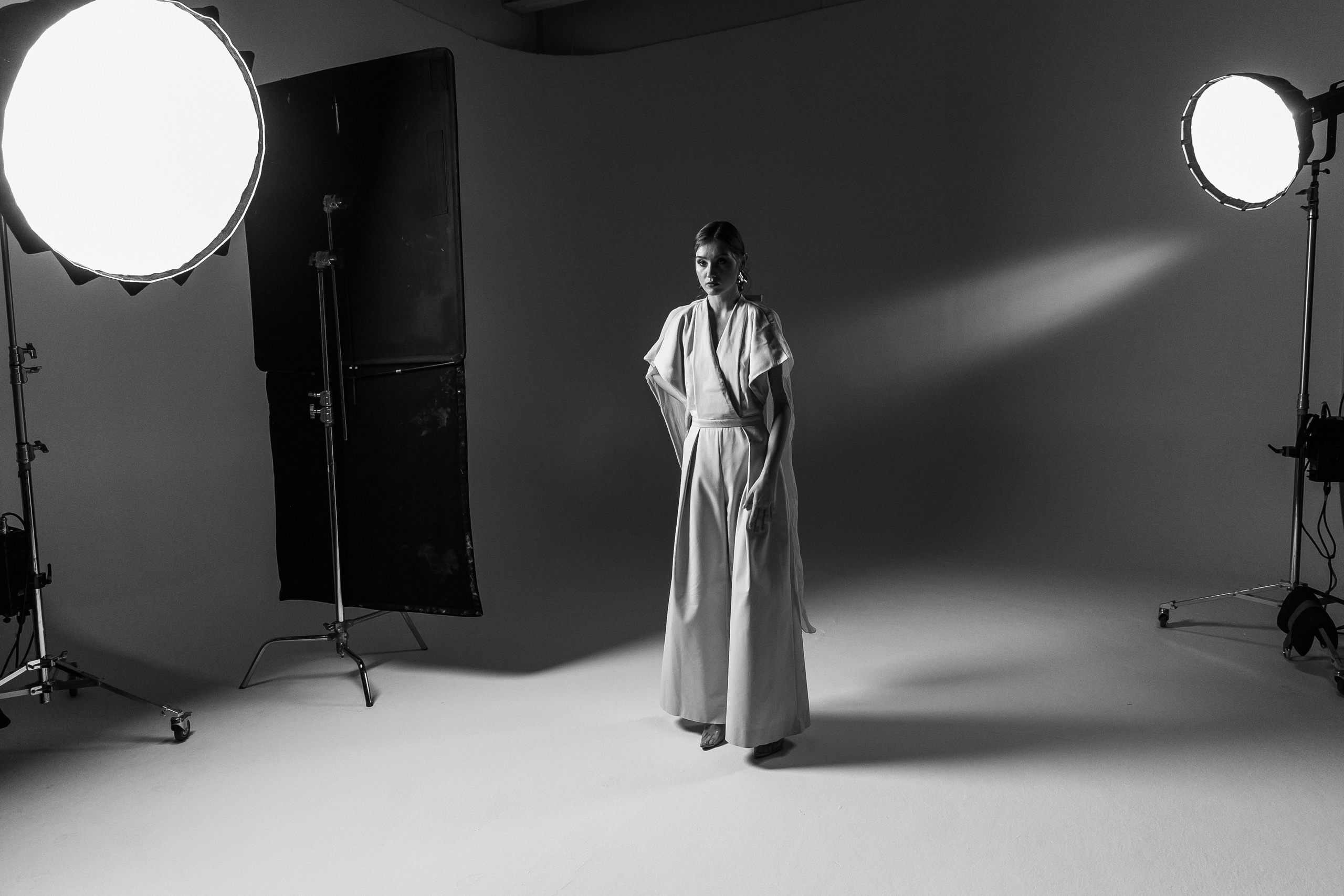 Женский портрет с постоянным светом в студии. Свадебный фотограф в Москве Элина Ларченкова. Фото, которые цепляют