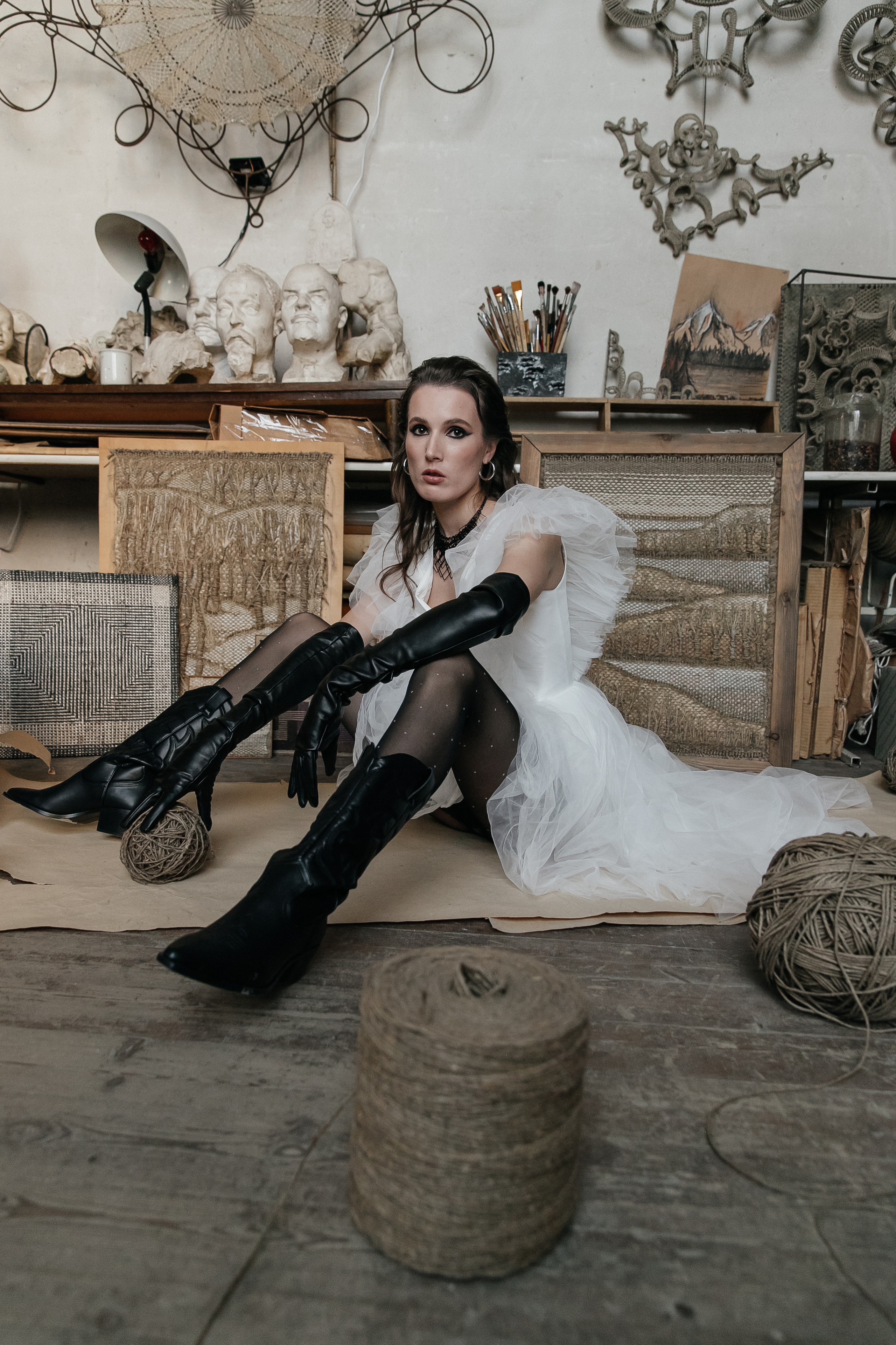 Свадебная фотосессия в мастерской. Свадебный фотограф в Москве Элина Ларченкова. Фото, которые цепляют