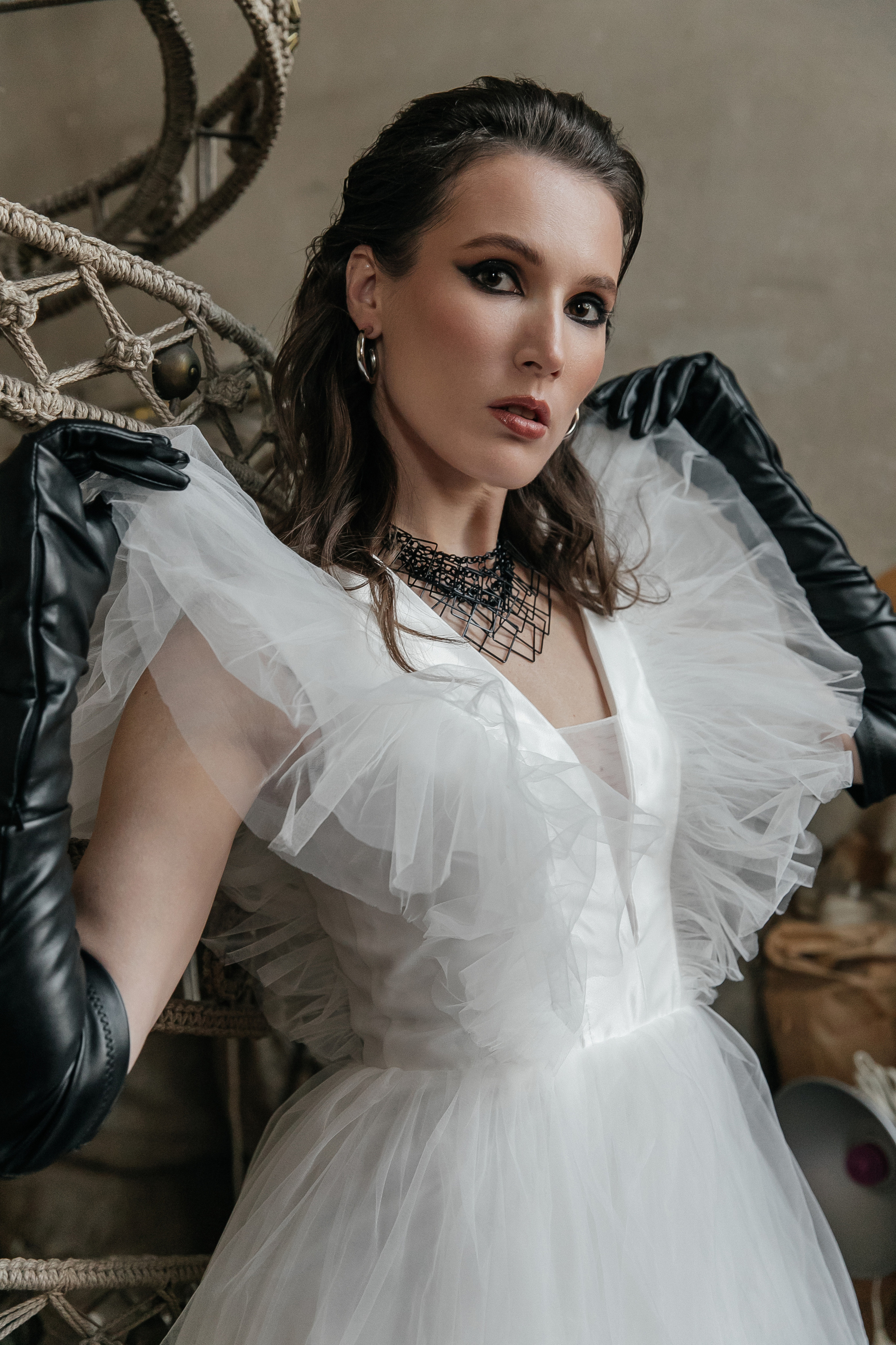 Свадебная фотосессия в мастерской. Свадебный фотограф в Москве Элина Ларченкова. Фото, которые цепляют