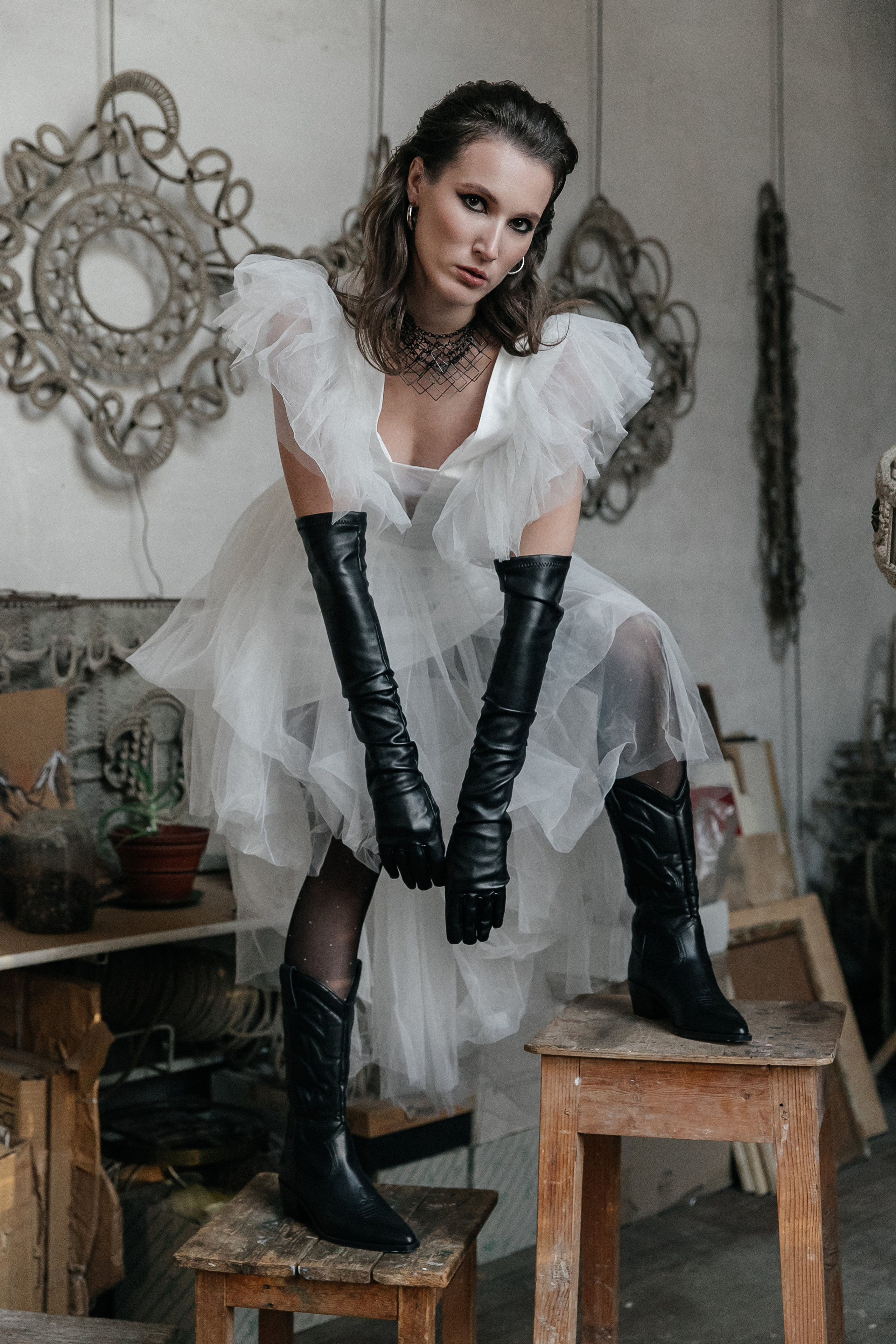 Свадебная фотосессия в мастерской. Свадебный фотограф в Москве Элина Ларченкова. Фото, которые цепляют