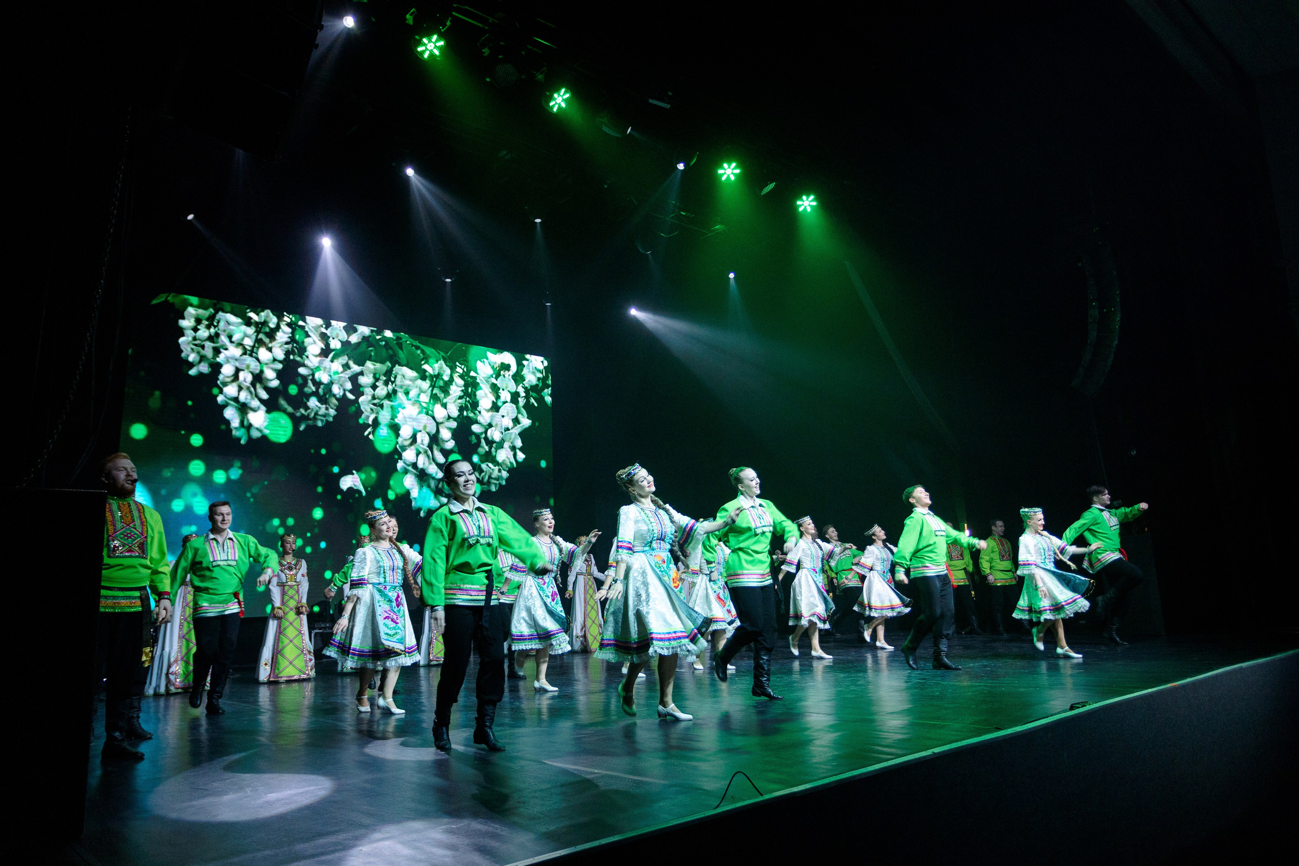 РЕПОРТАЖ: НОВЫЙ ГОД В ДК МЕТАЛЛУРГ. Профессиональный фотограф в Ижевске Леша Петров