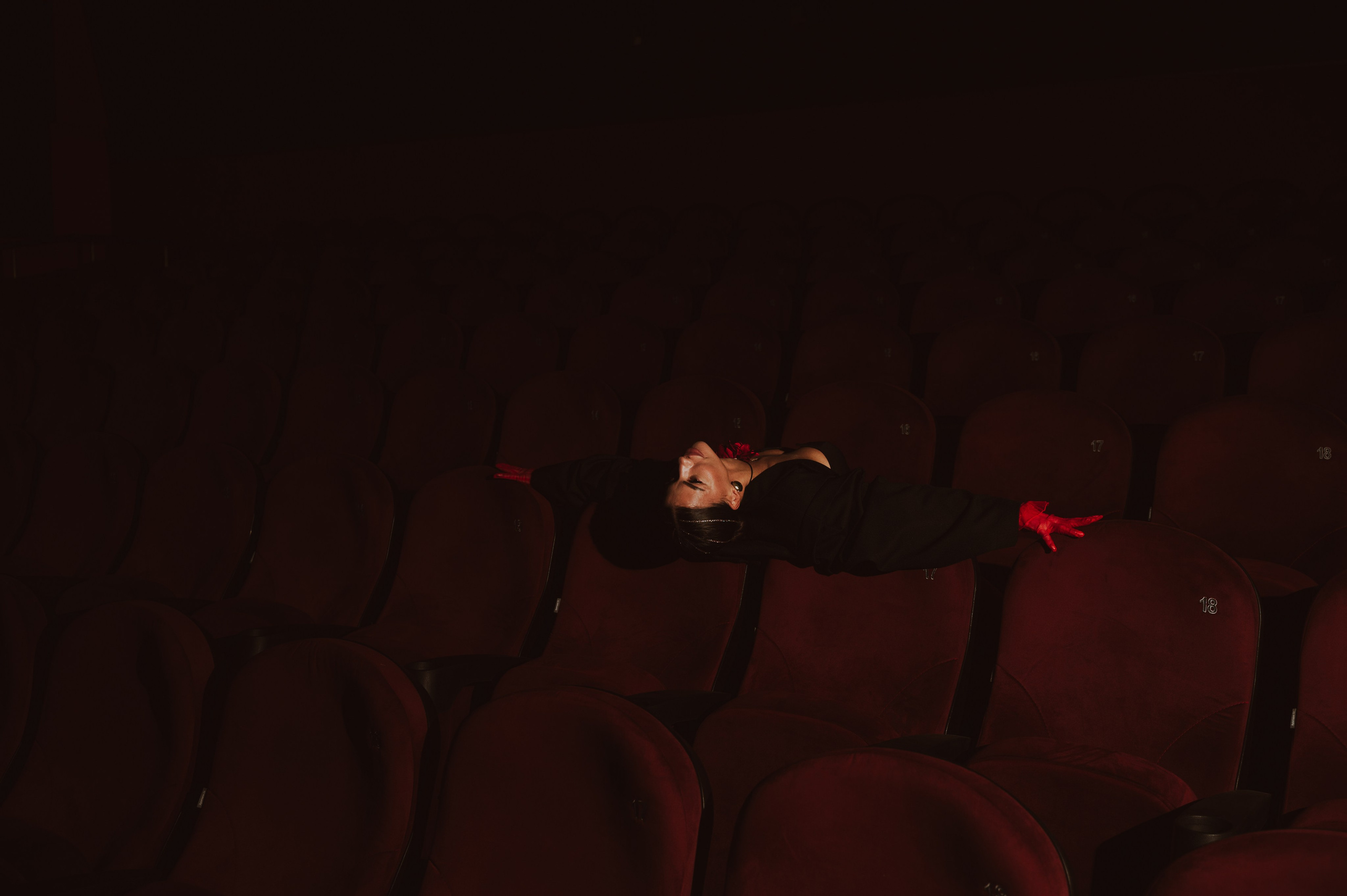 Сьемка в кинозале. Мариуполь фото. Фотограф Мариуполь.Индивидуальные съёмки. Детские, семейные, коммерческие