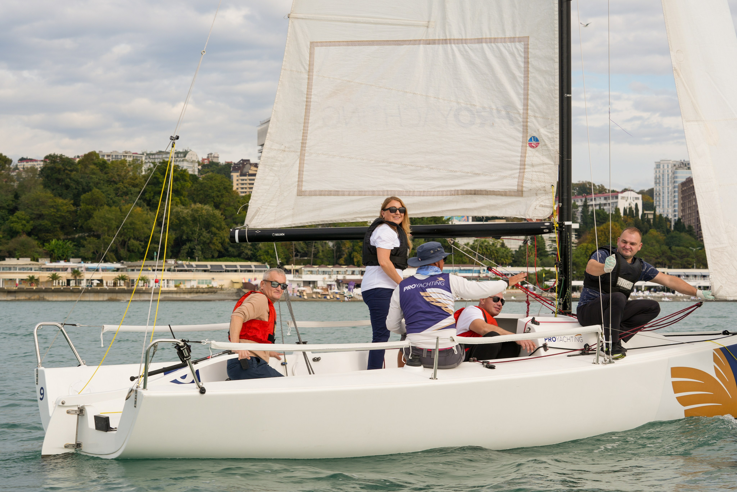 Яхтенная регата для компании Агрегатка. Репортажный фотограф в Красной Поляне и Сочи Павлюченко Екатерина